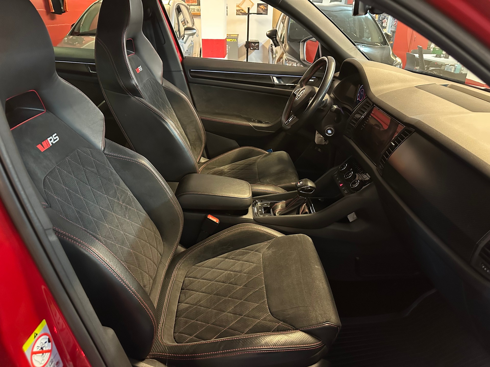 SKODA Kodiaq 2.0 Bi-TDI SCR RS 4x4 DSG-image-6