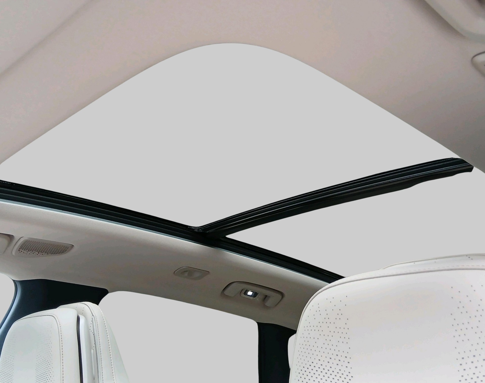 LYNK & CO 08-image-8
