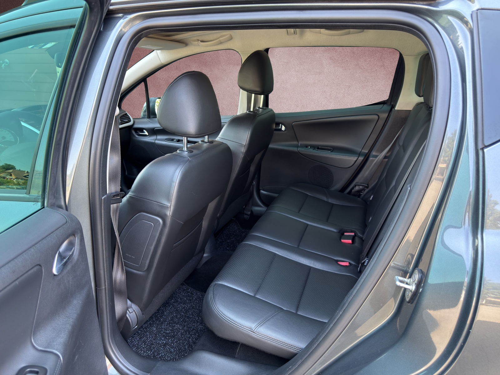 PEUGEOT 207 SW 1.6 16V Sport Automatic-image-9