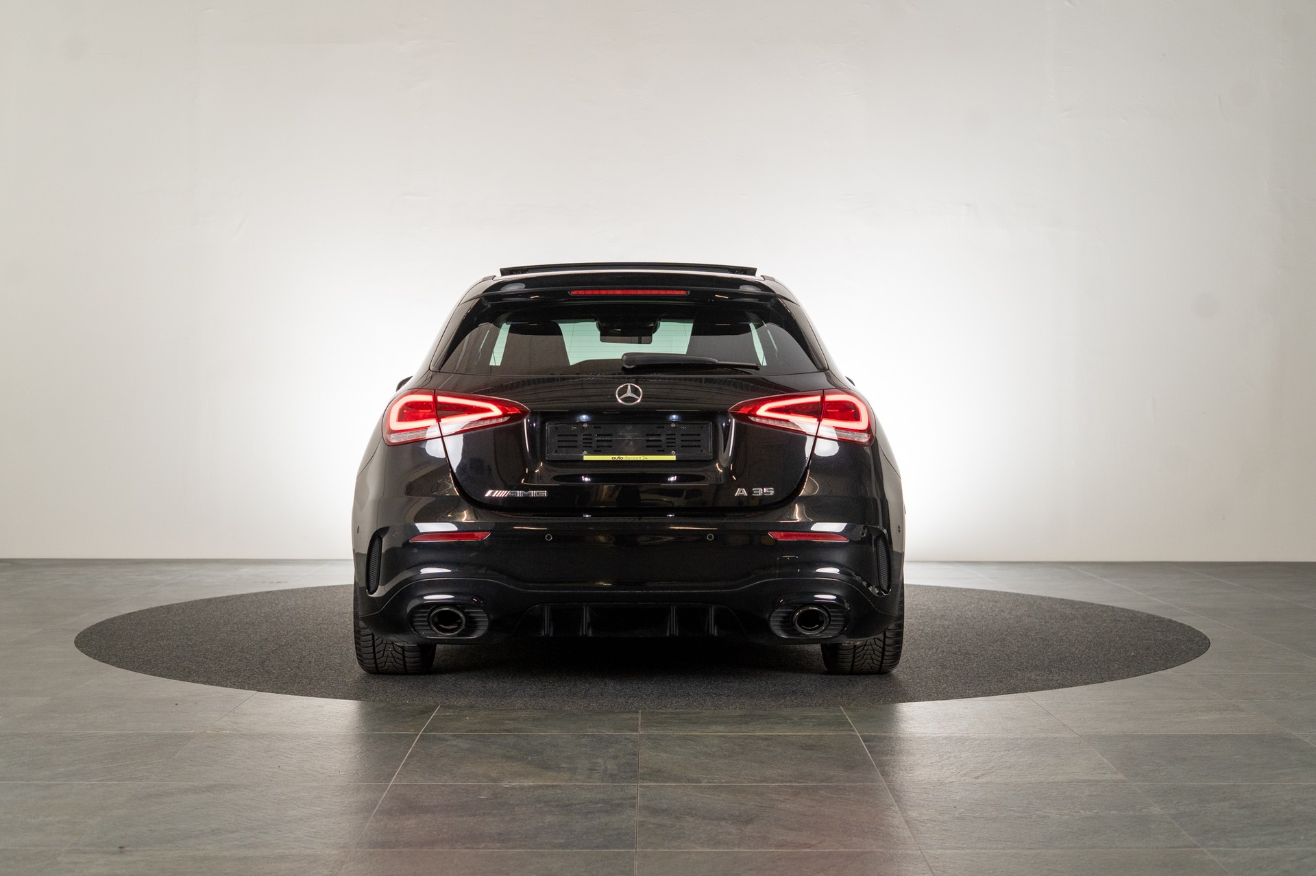 MERCEDES-BENZ A 35 AMG 4matic / CH-Fahrzeug / Panorama / Burmester / 360°Kamera-image-4
