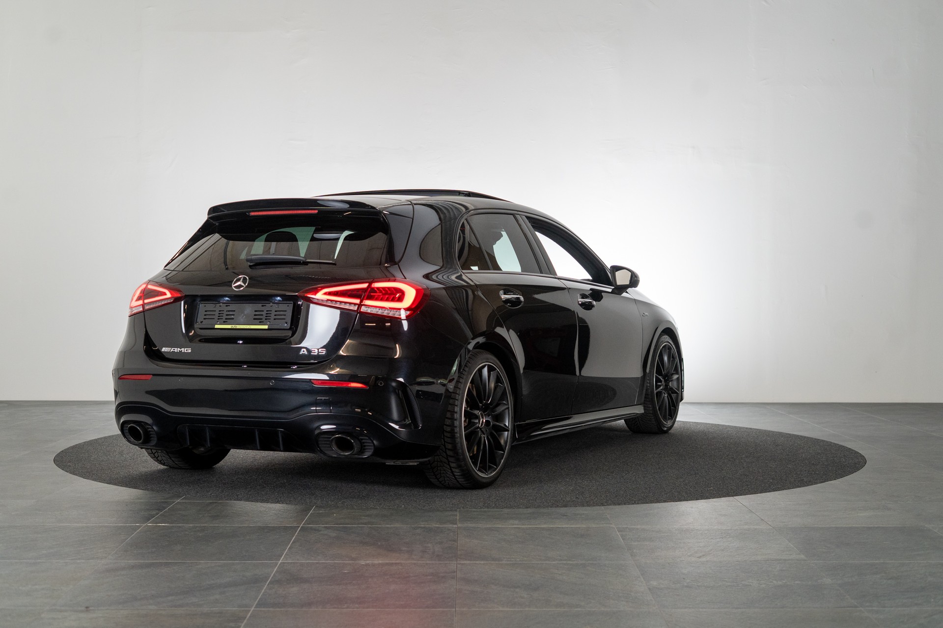 MERCEDES-BENZ A 35 AMG 4matic / CH-Fahrzeug / Panorama / Burmester / 360°Kamera-image-6
