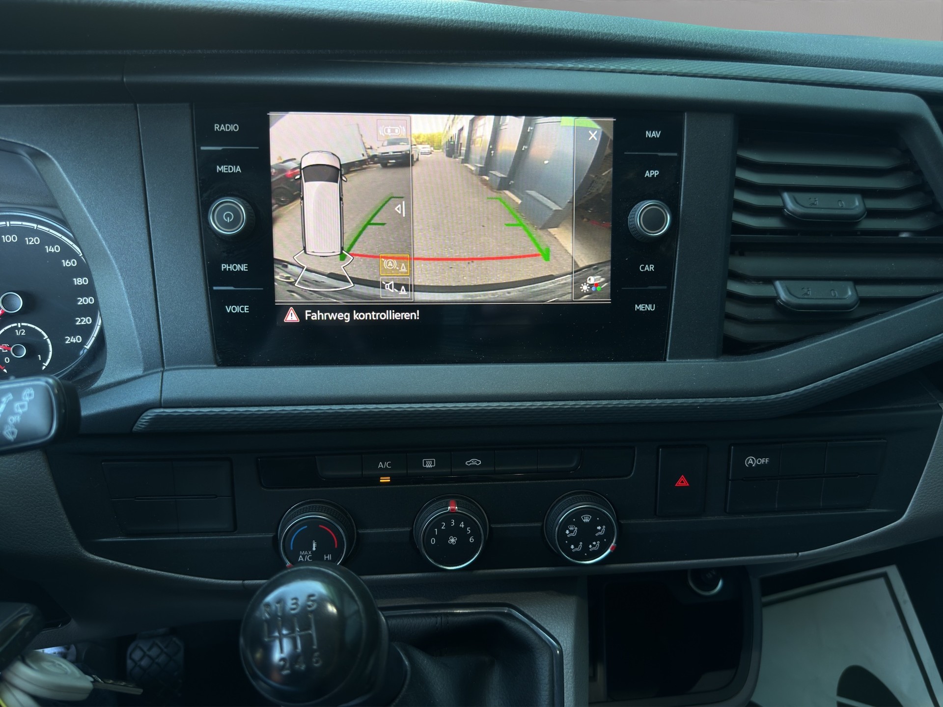 VW T6.1 2.0 TDI 4Motion **Anhängerkupplung**-image-10
