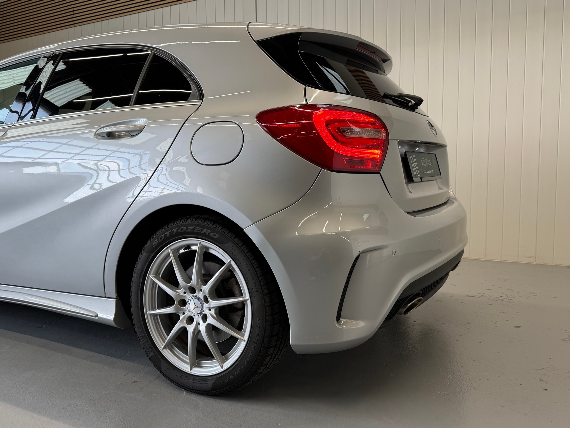 MERCEDES-BENZ A 250 AMG Line 7G-DCT Ab MFK & Service-image-18