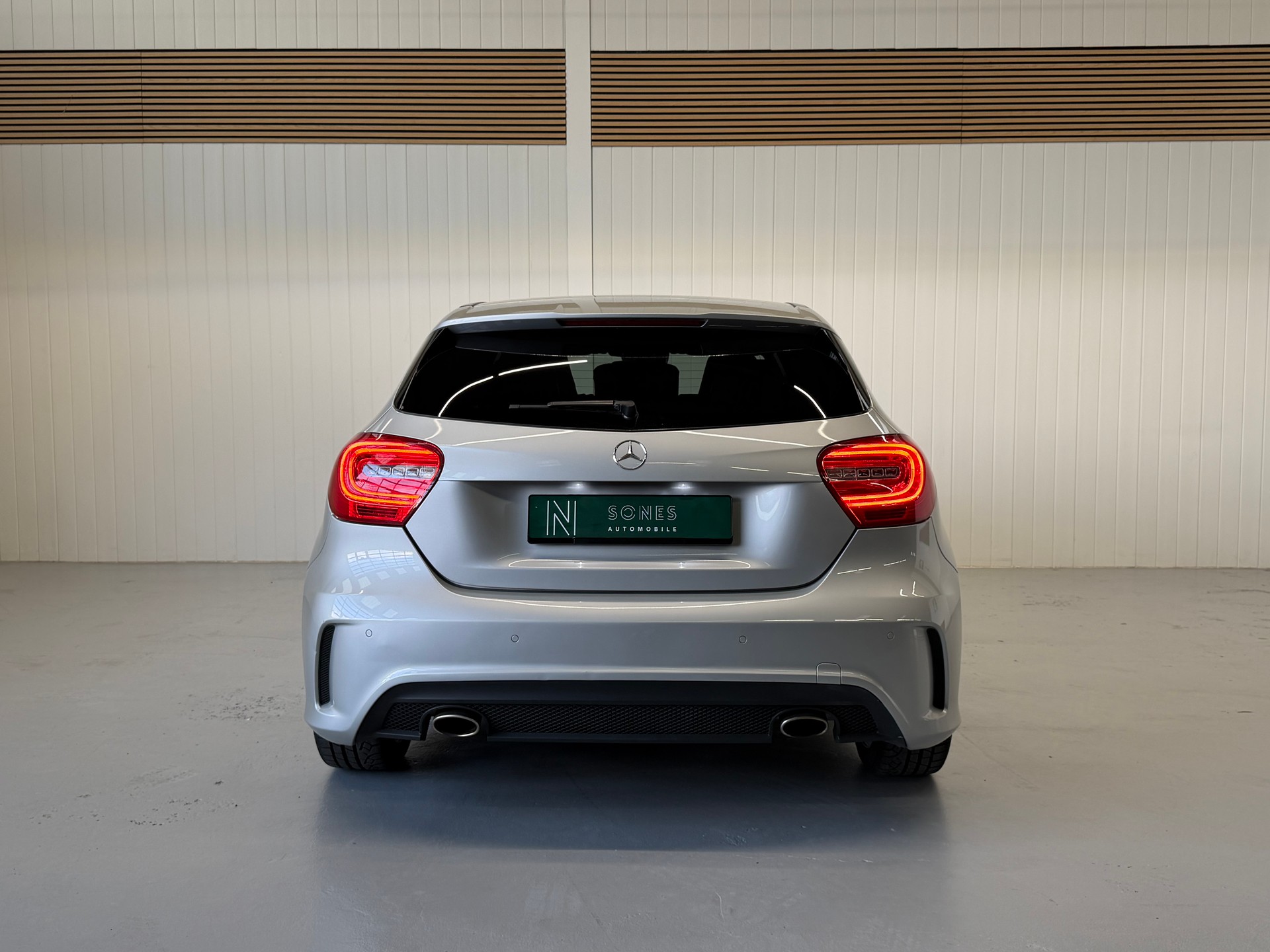 MERCEDES-BENZ A 250 AMG Line 7G-DCT Ab MFK & Service-image-3