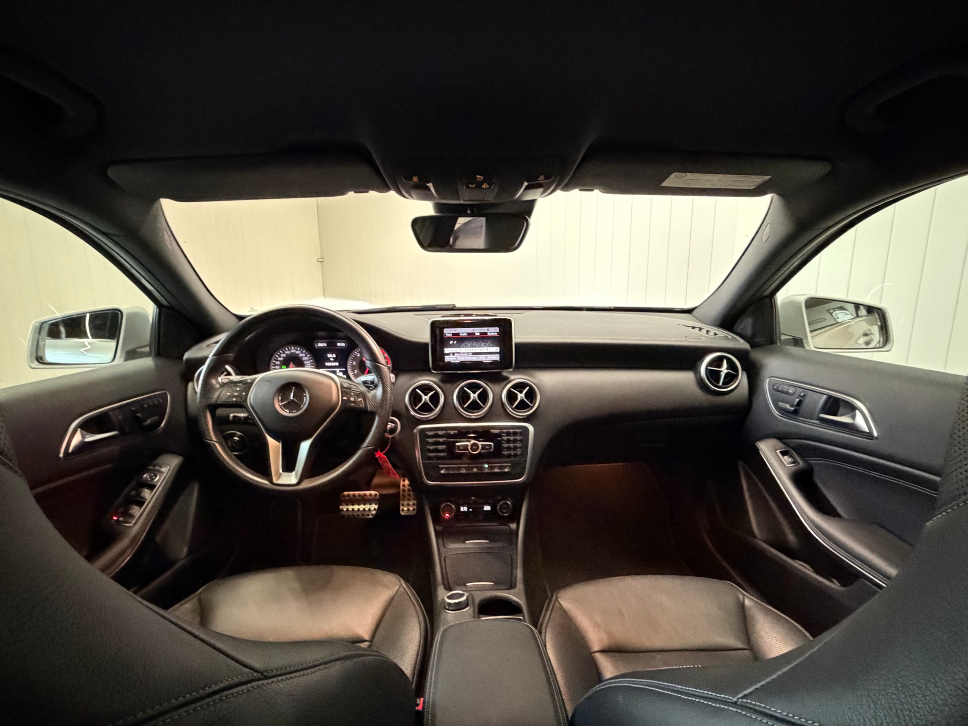 MERCEDES-BENZ A 250 AMG Line 7G-DCT Ab MFK & Service-image-10