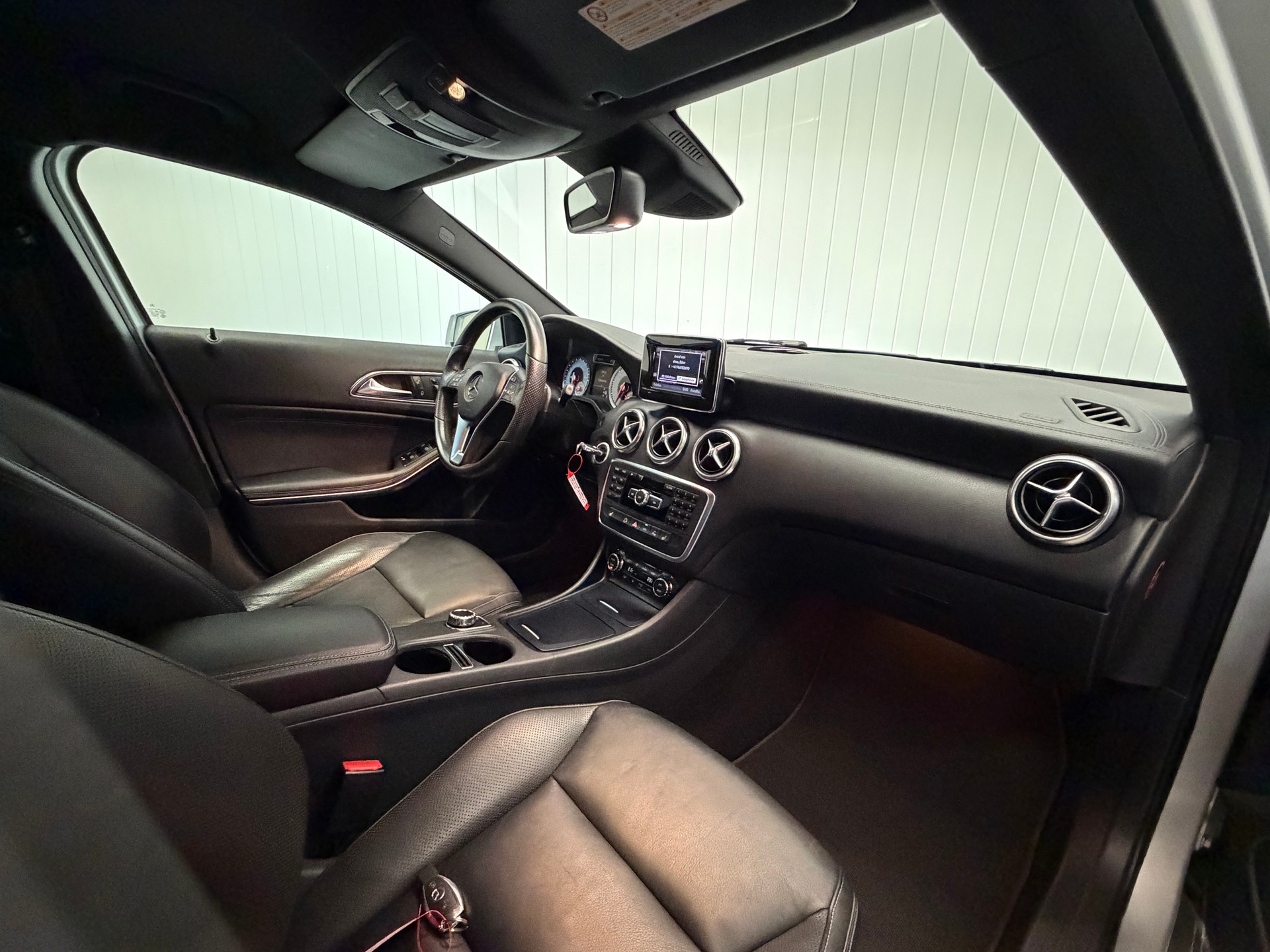 MERCEDES-BENZ A 250 AMG Line 7G-DCT Ab MFK & Service-image-11