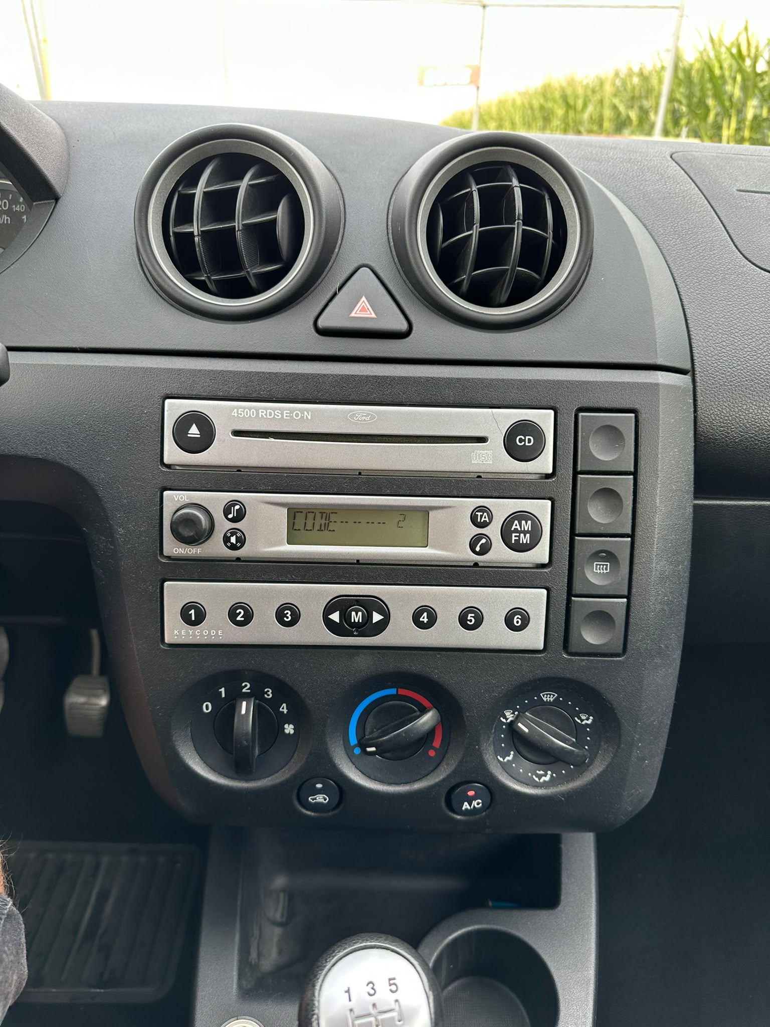 FORD Fiesta 1.25 16V Ambiente-image-14