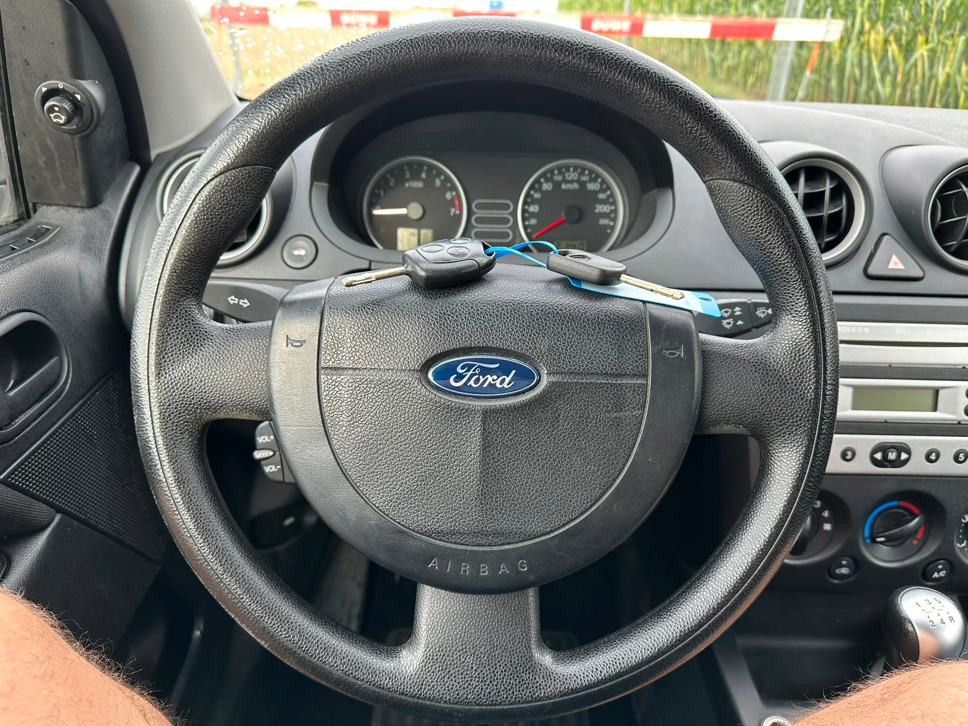 FORD Fiesta 1.25 16V Ambiente-image-12