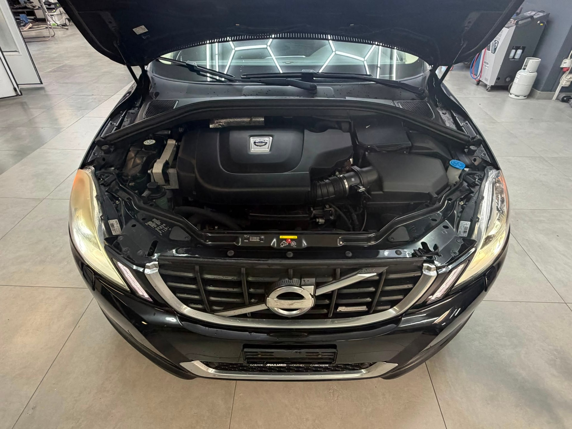 VOLVO XC60 D3 AWD R-Design Geartronic-image-15