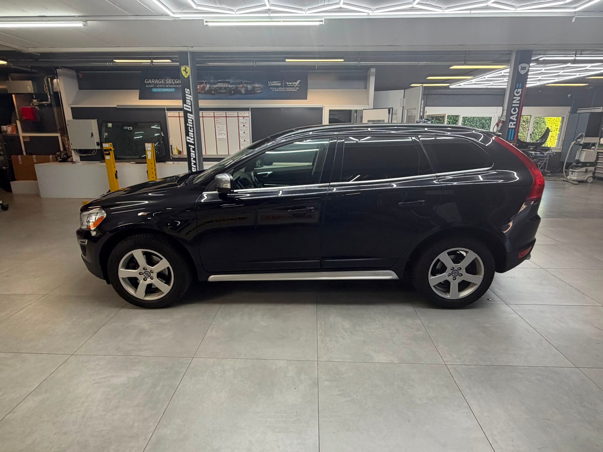 VOLVO XC60 D3 AWD R-Design Geartronic-image-7