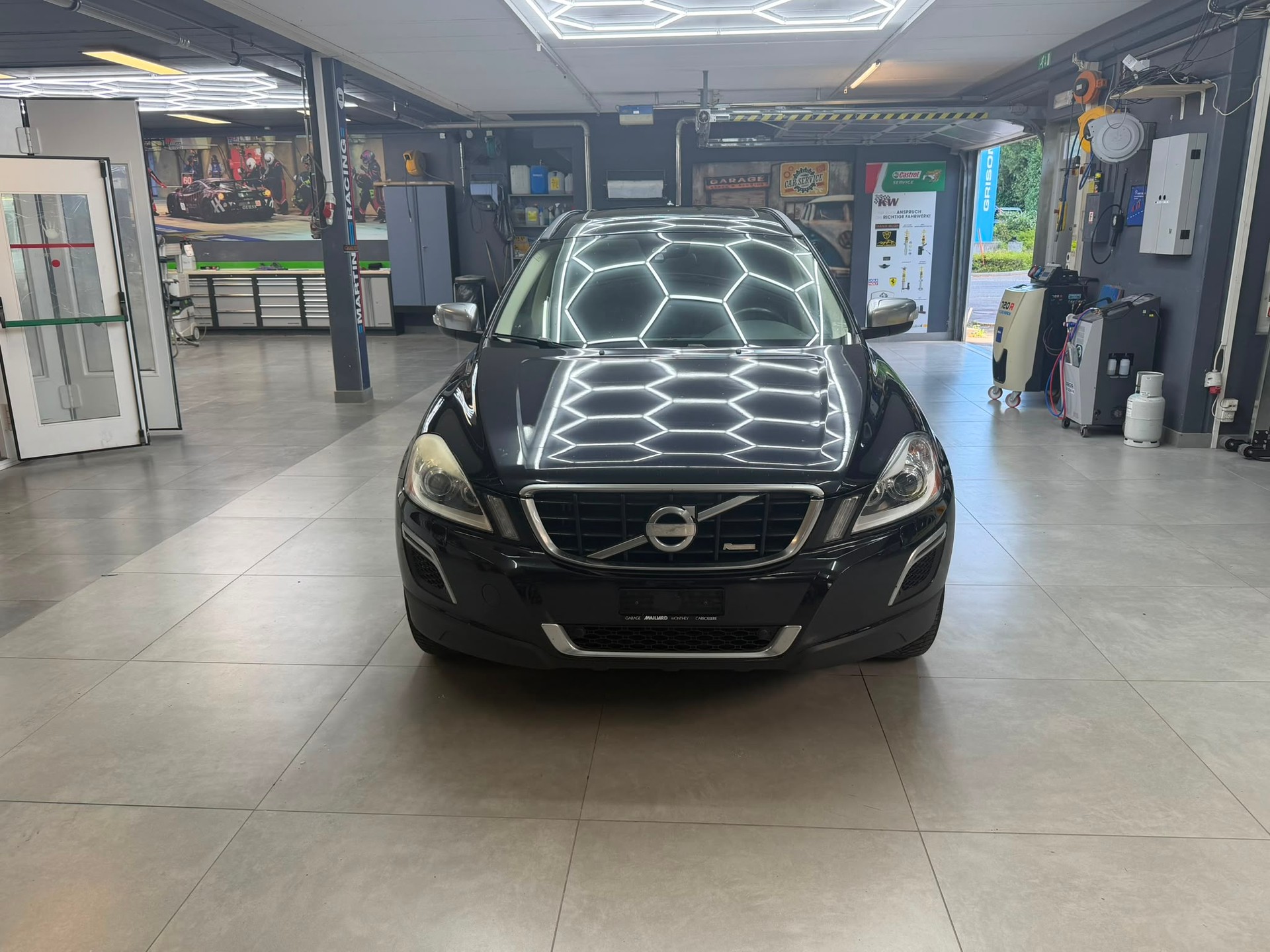 VOLVO XC60 D3 AWD R-Design Geartronic-image-1