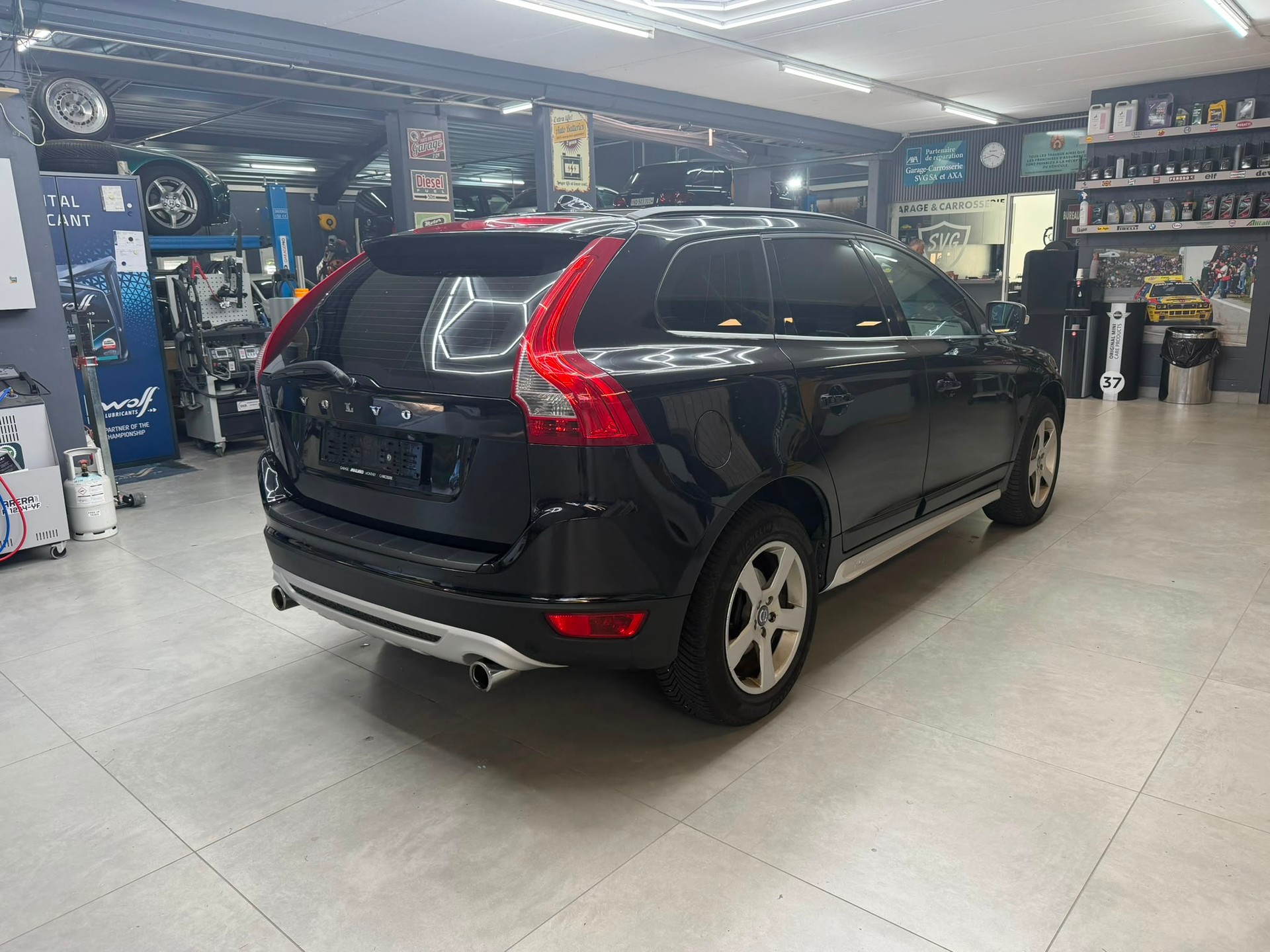 VOLVO XC60 D3 AWD R-Design Geartronic-image-4