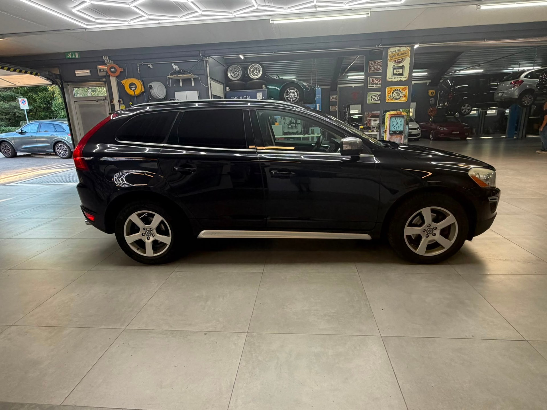VOLVO XC60 D3 AWD R-Design Geartronic-image-6
