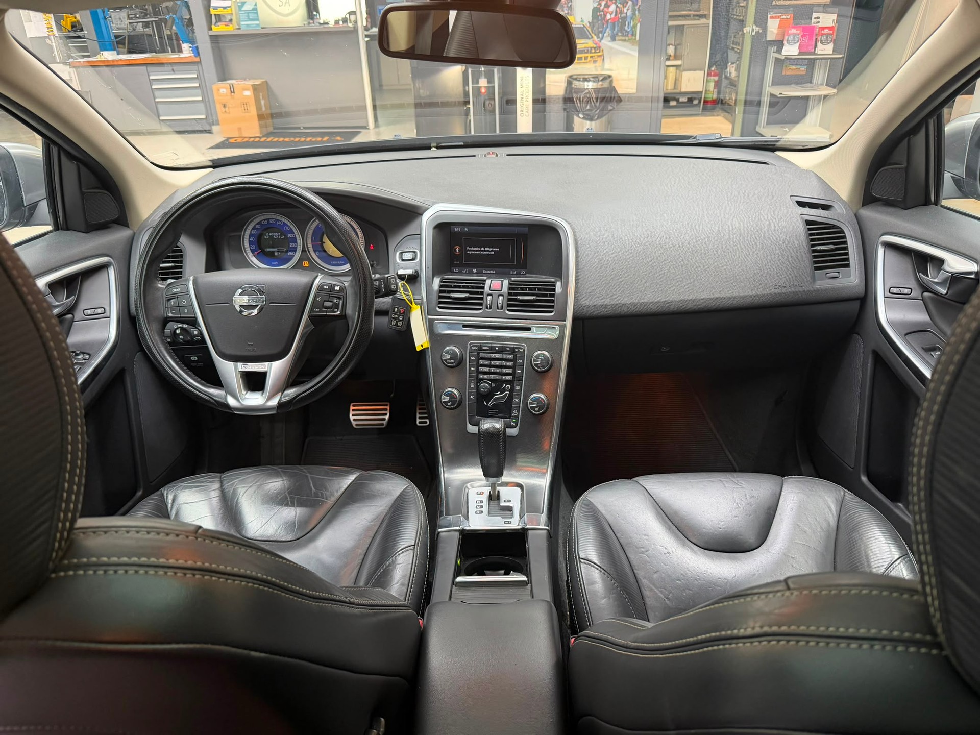 VOLVO XC60 D3 AWD R-Design Geartronic-image-12