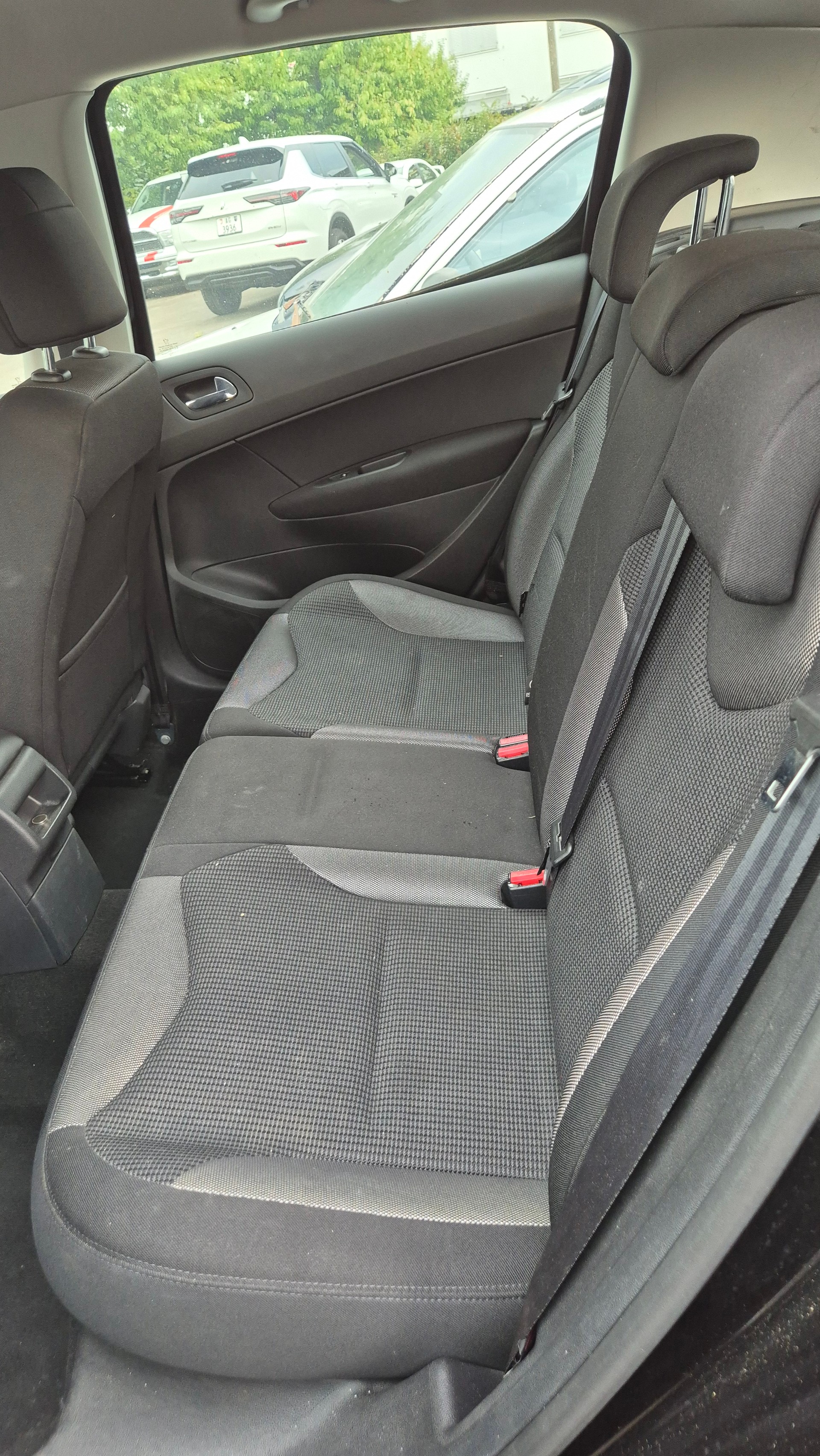 PEUGEOT 308 1.6 16V VTI Lion Ed.-image-8