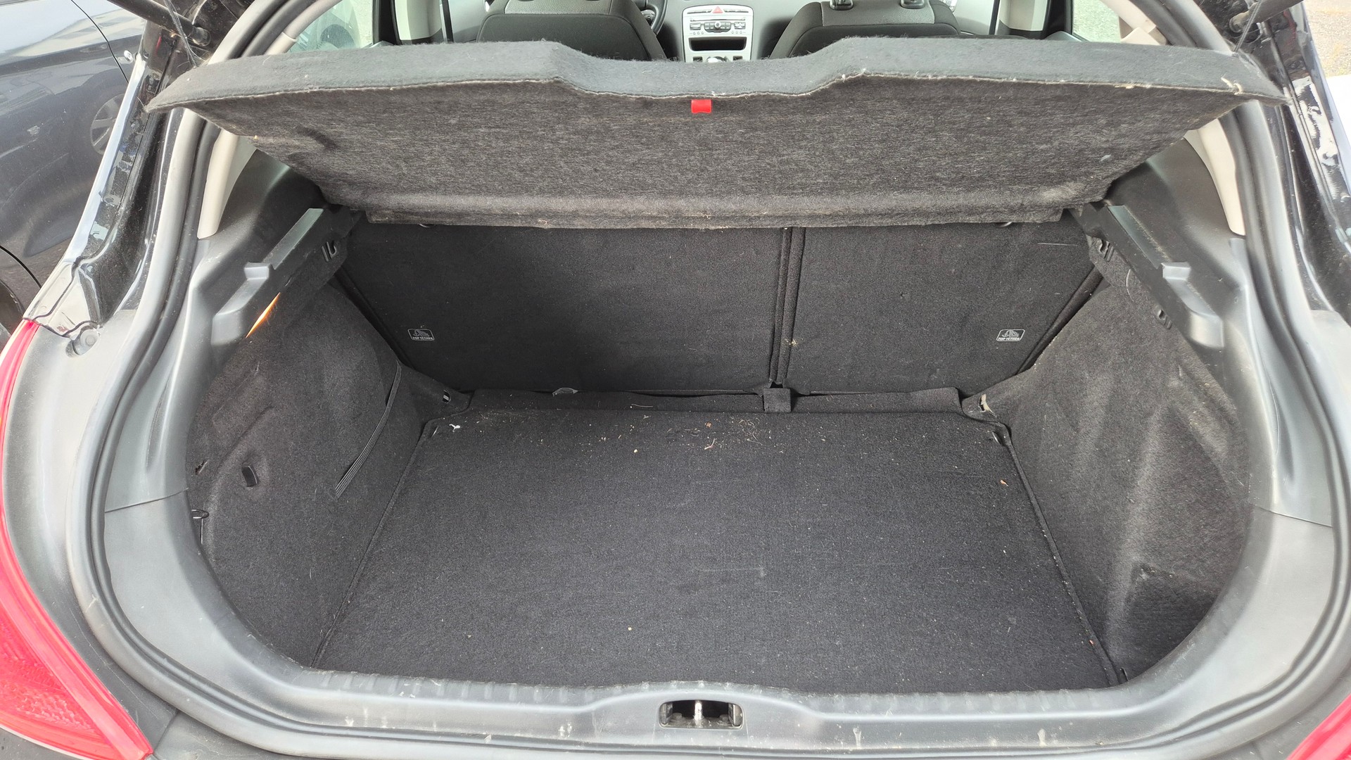 PEUGEOT 308 1.6 16V VTI Lion Ed.-image-9