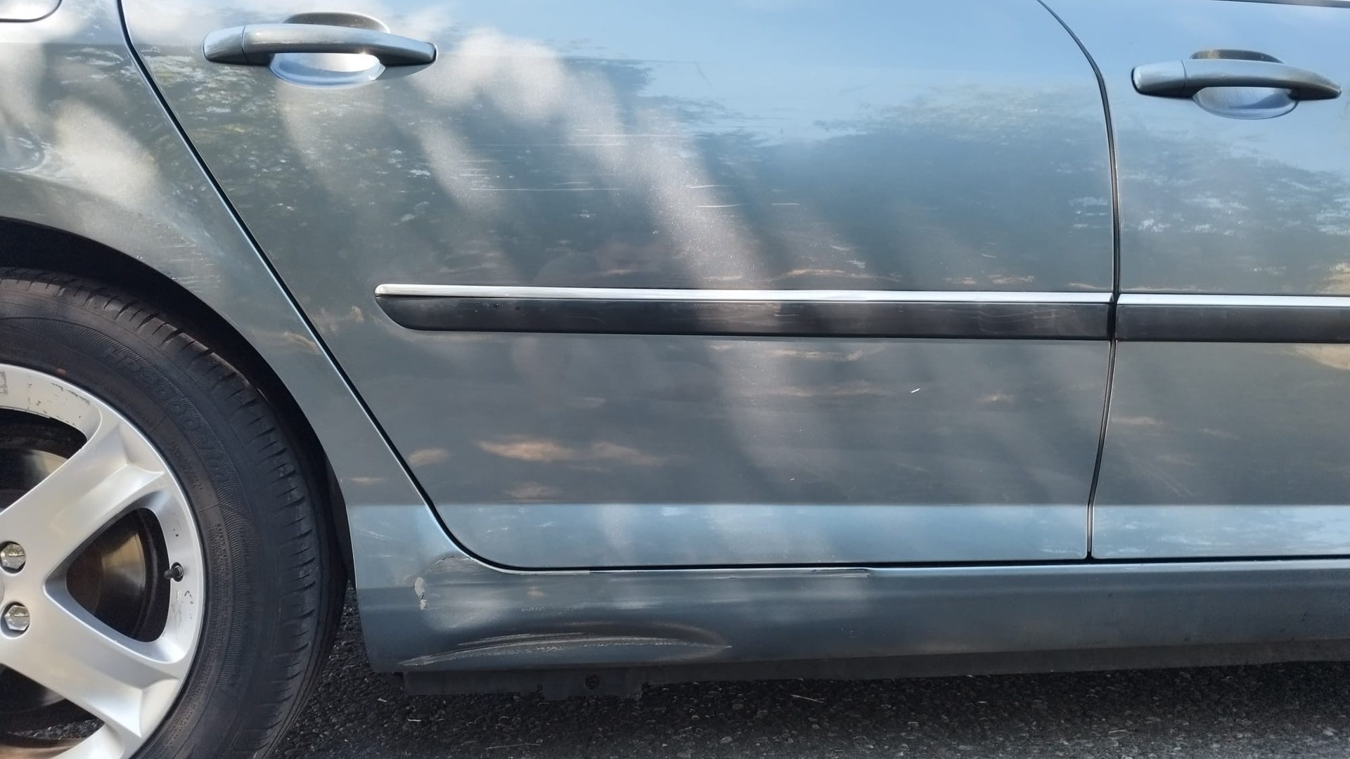 PEUGEOT 407 SW 2.2 Dynamic Edition Automatic-image-13