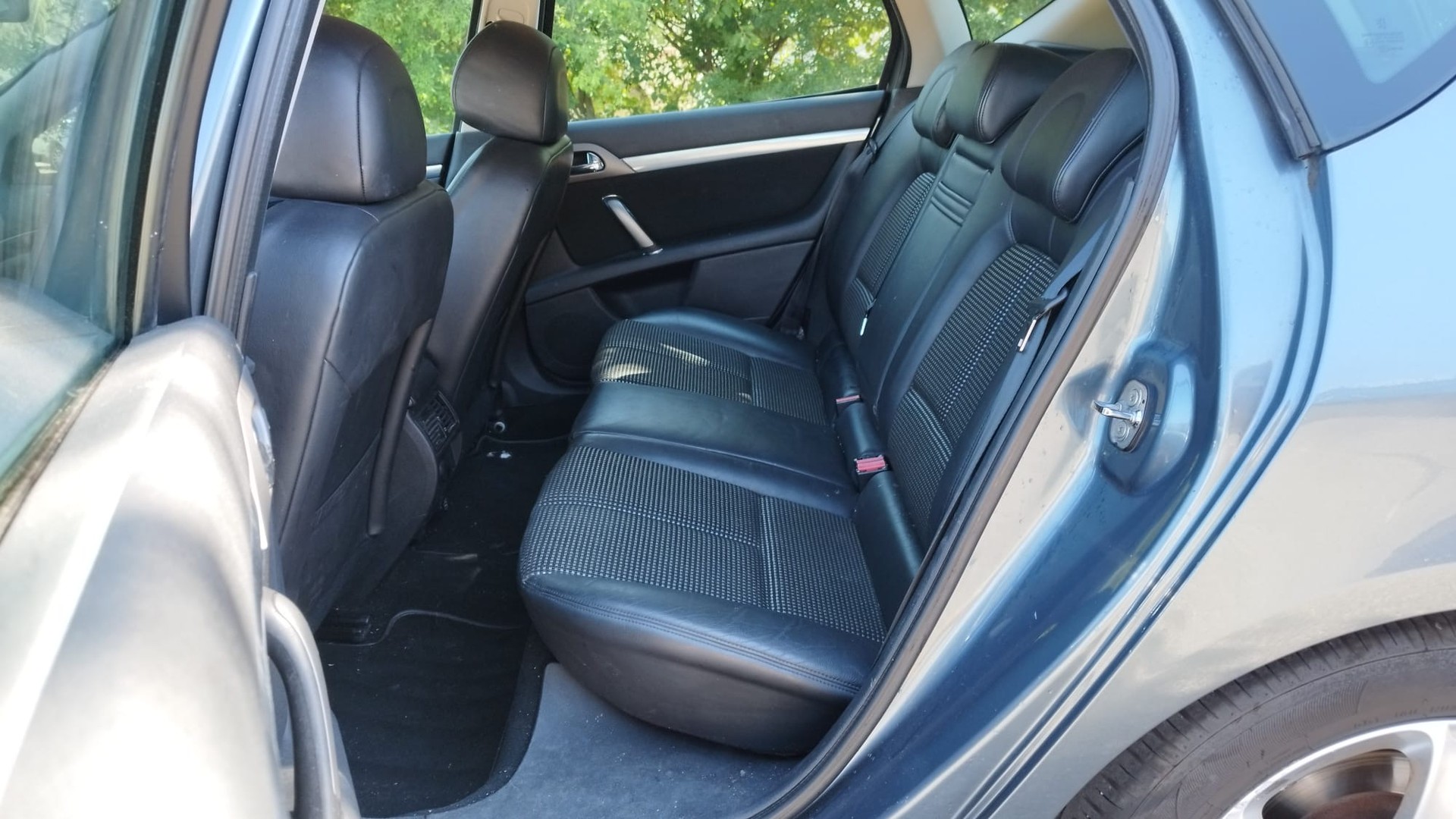 PEUGEOT 407 SW 2.2 Dynamic Edition Automatic-image-14