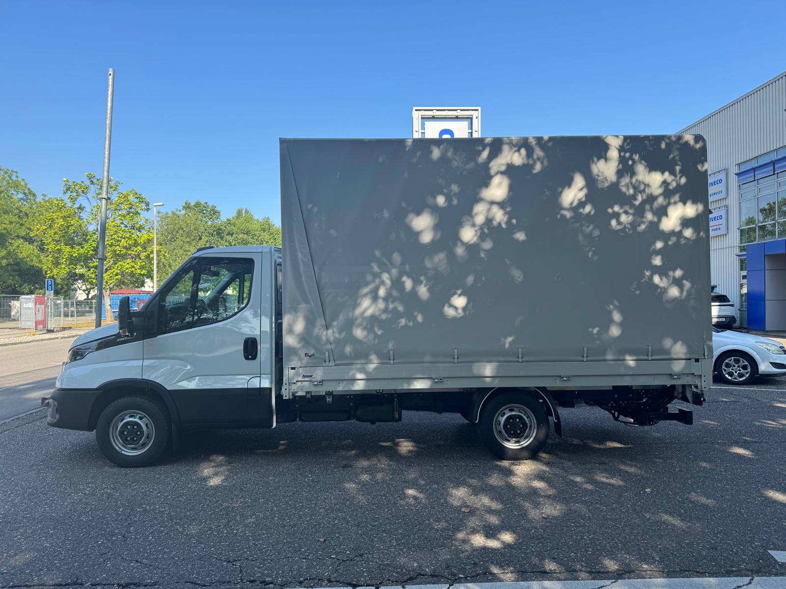 IVECO Daily 35S16BA8-image-1