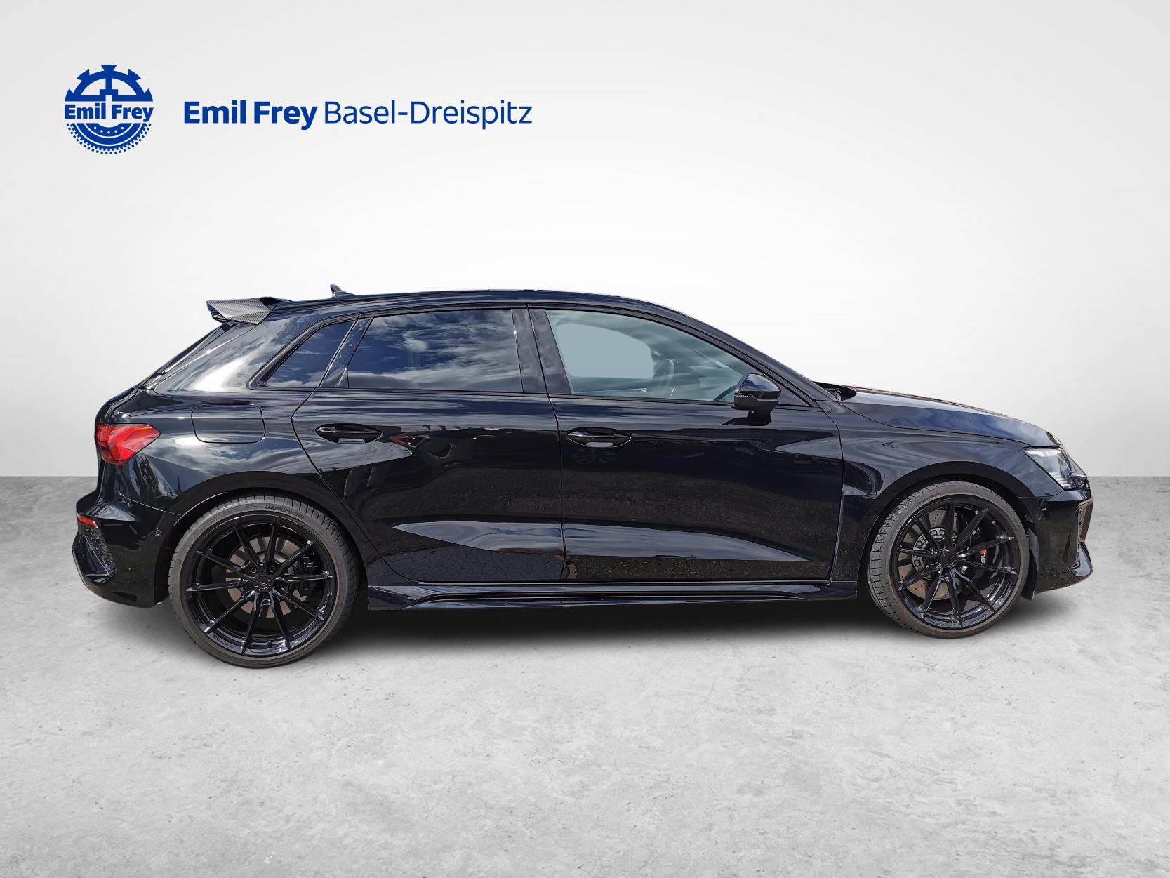 AUDI RS3 Sportback 2.5 TFSI quattro S-Tronic-image-11