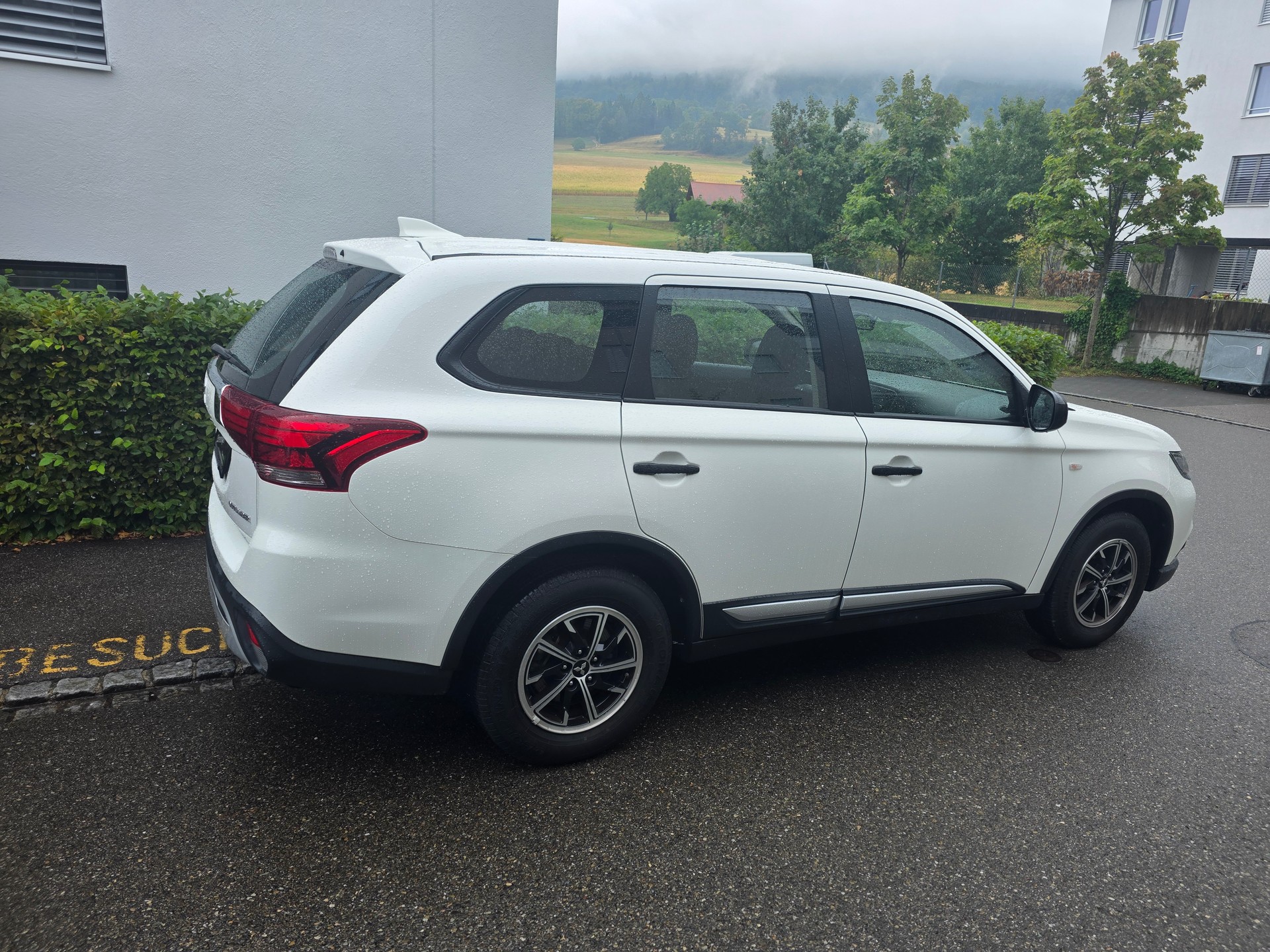 MITSUBISHI Outlander 2.0 Pure 2WD-image-2