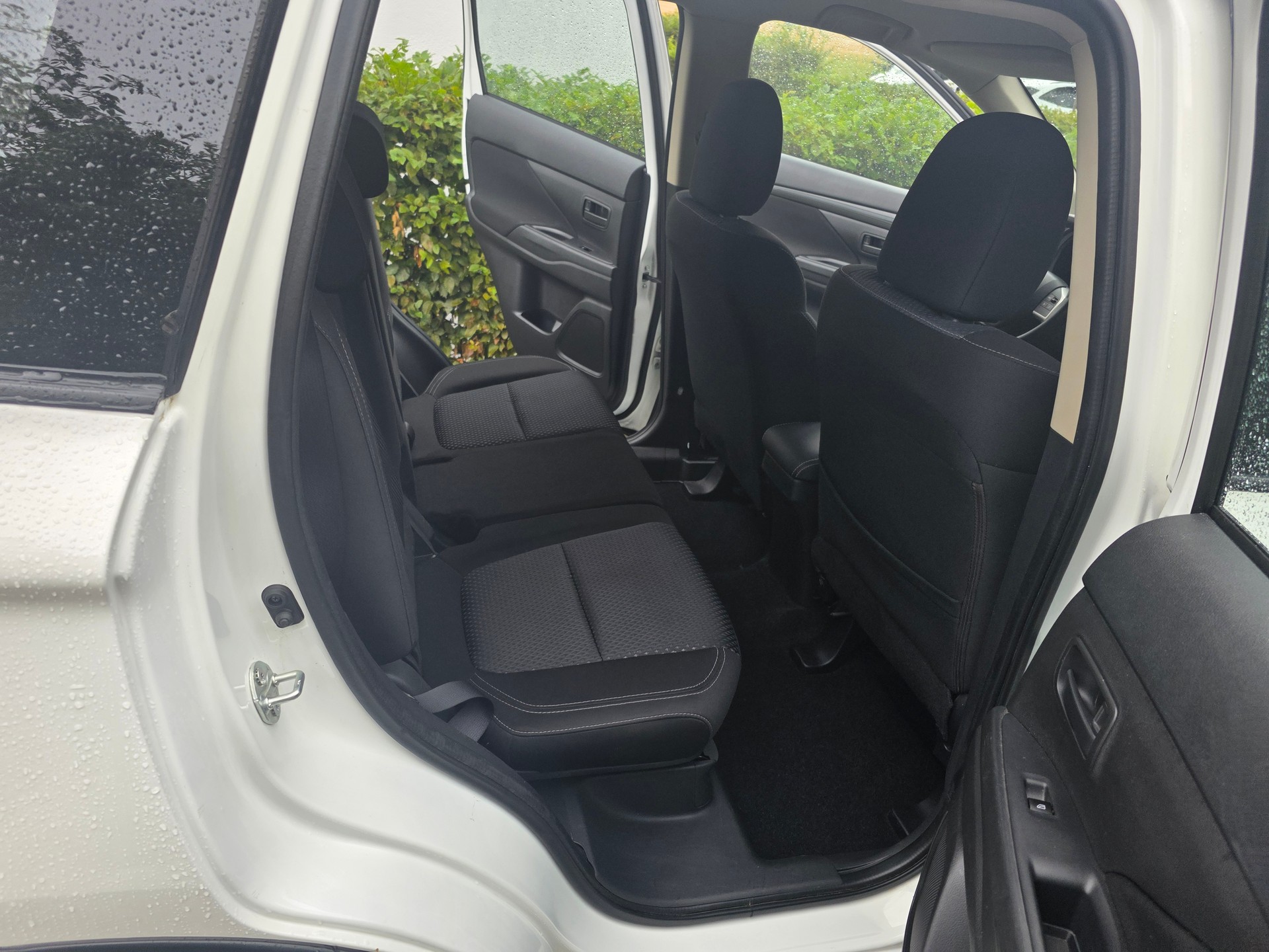 MITSUBISHI Outlander 2.0 Pure 2WD-image-11