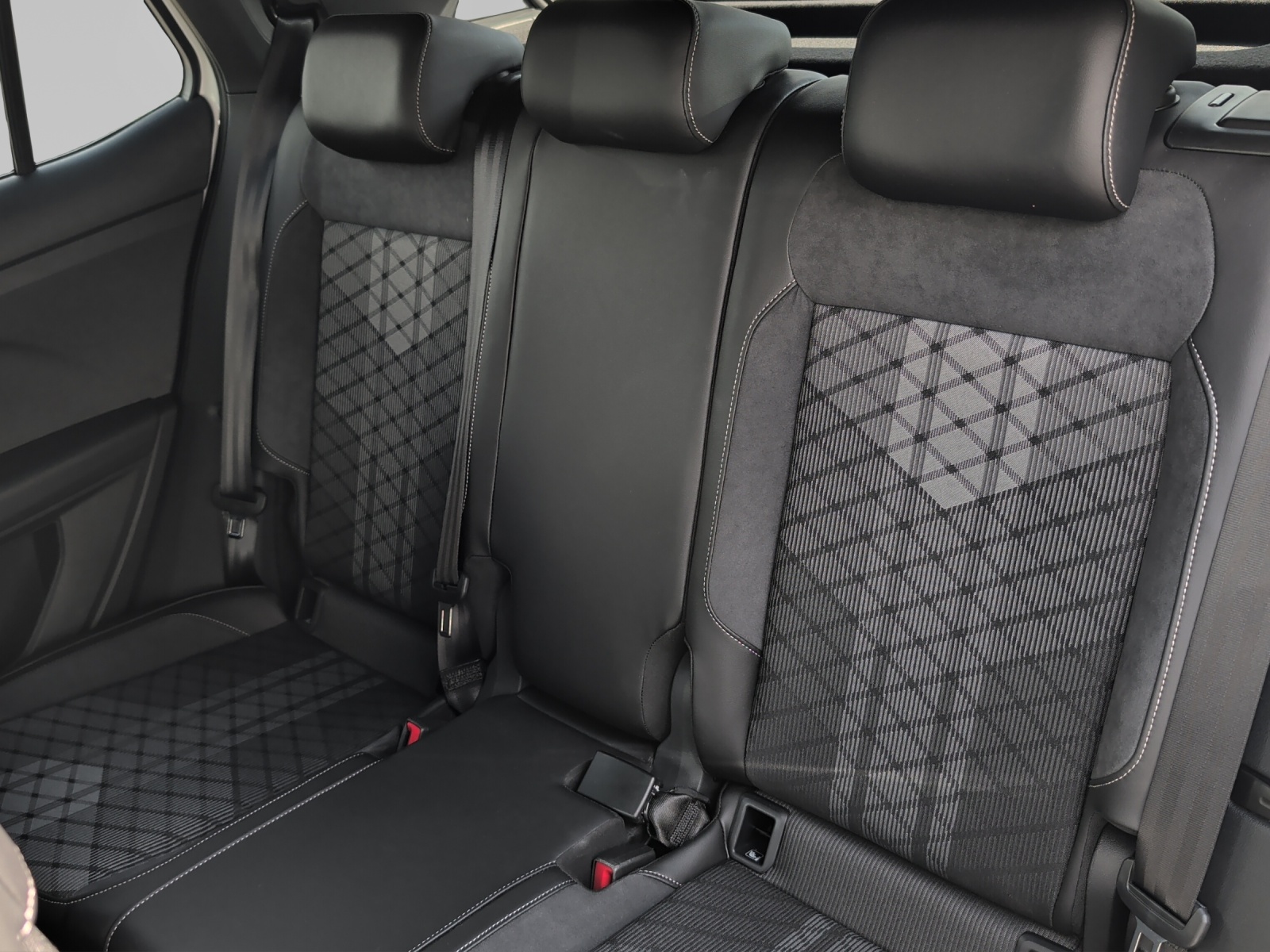 VW T-Cross 1.5 TSI EVO ACT R-Line DSG-image-10