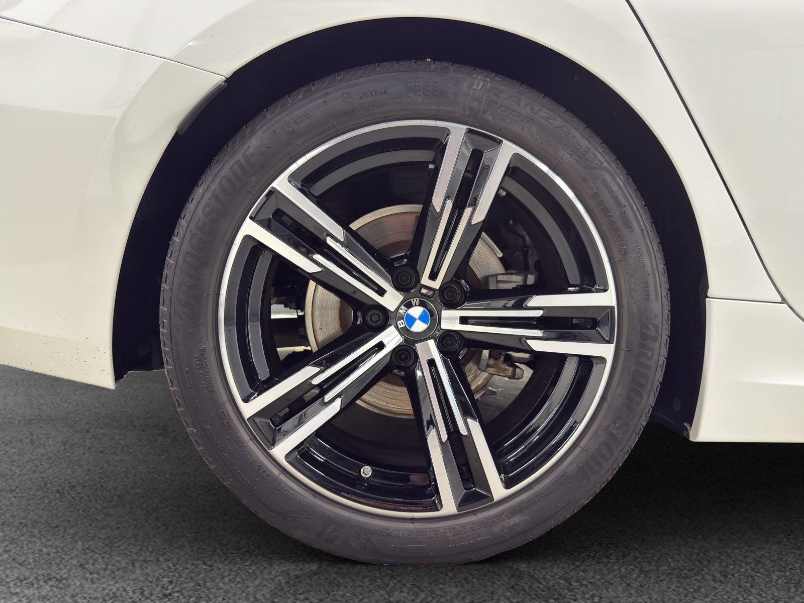 BMW 320d xDrive Touring-image-10
