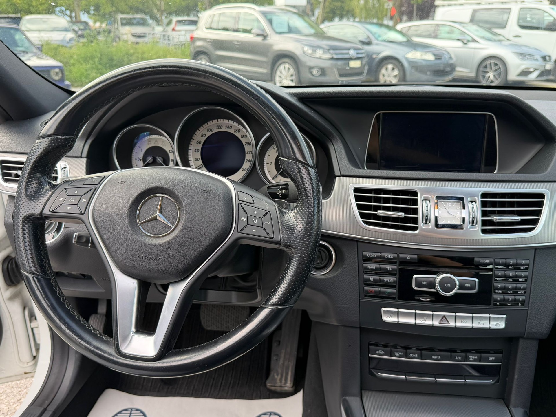 MERCEDES-BENZ E 250 CDI Avantgarde 4Matic 7G-Tronic-image-18