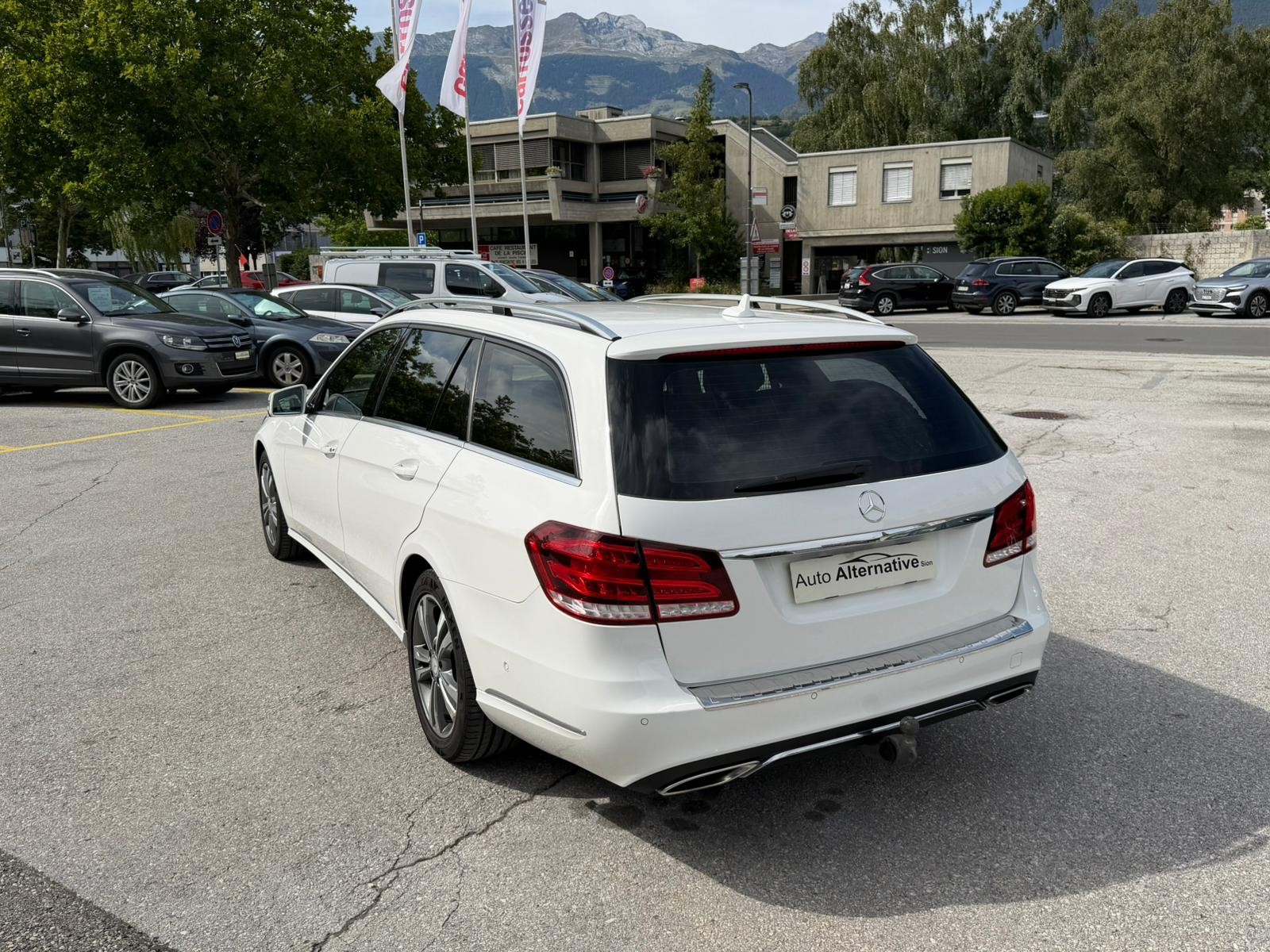 MERCEDES-BENZ E 250 CDI Avantgarde 4Matic 7G-Tronic-image-7