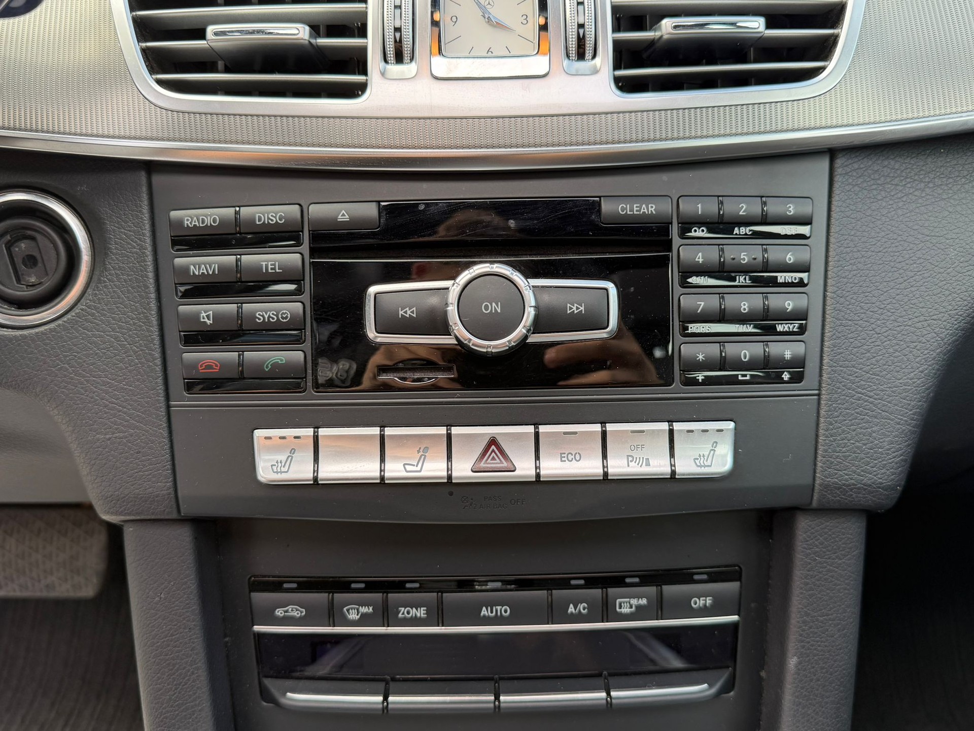 MERCEDES-BENZ E 250 CDI Avantgarde 4Matic 7G-Tronic-image-17