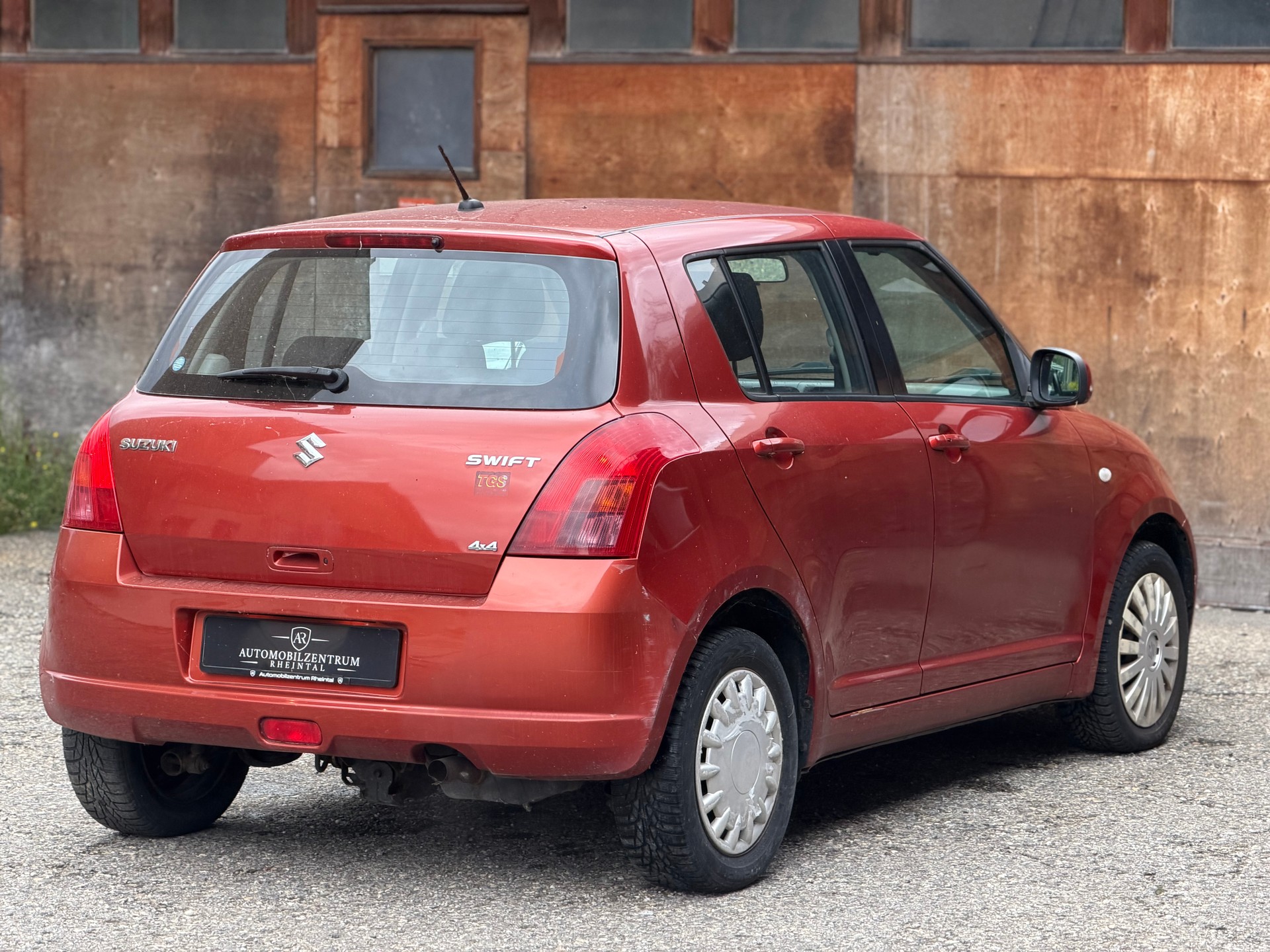SUZUKI Swift 1.3i 16V GL Top 4x4-image-4
