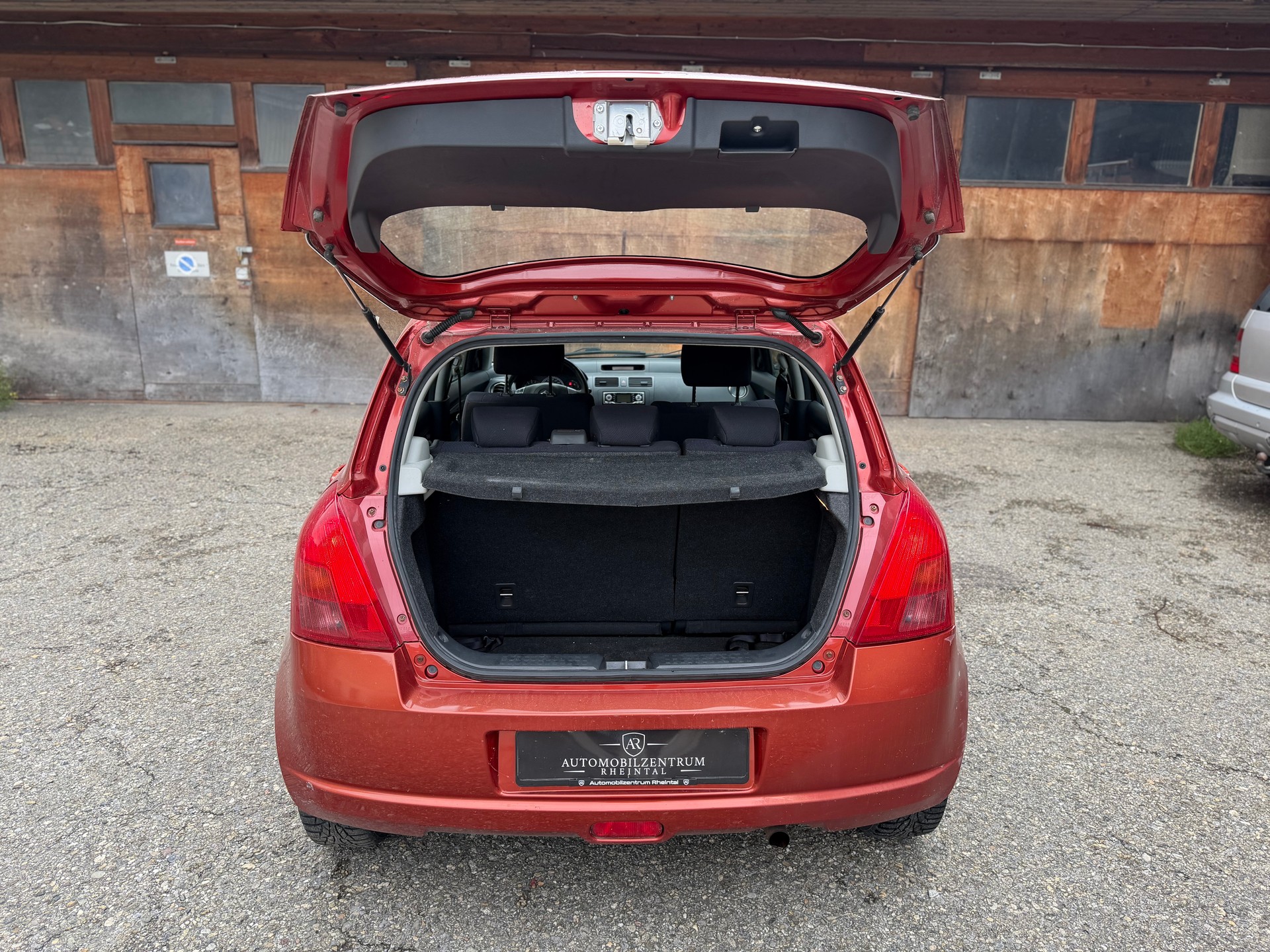 SUZUKI Swift 1.3i 16V GL Top 4x4-image-6