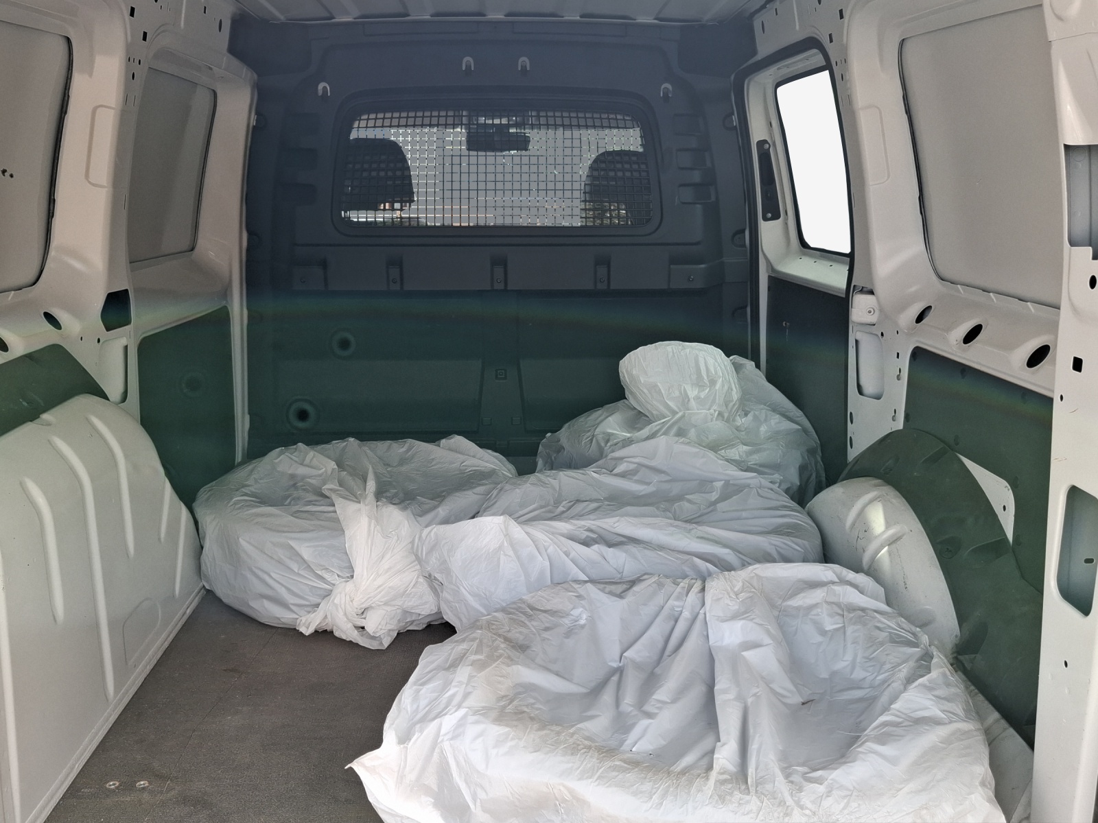 VW Caddy Cargo 2.0TDI Maxi-image-12