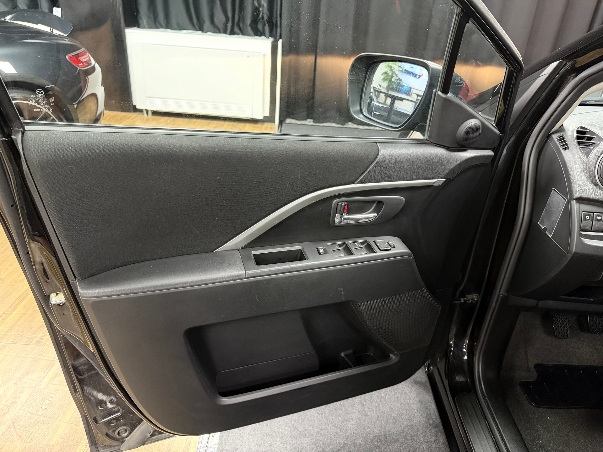 MAZDA 5 2.0 16V Sport 7-Plätzer-image-6
