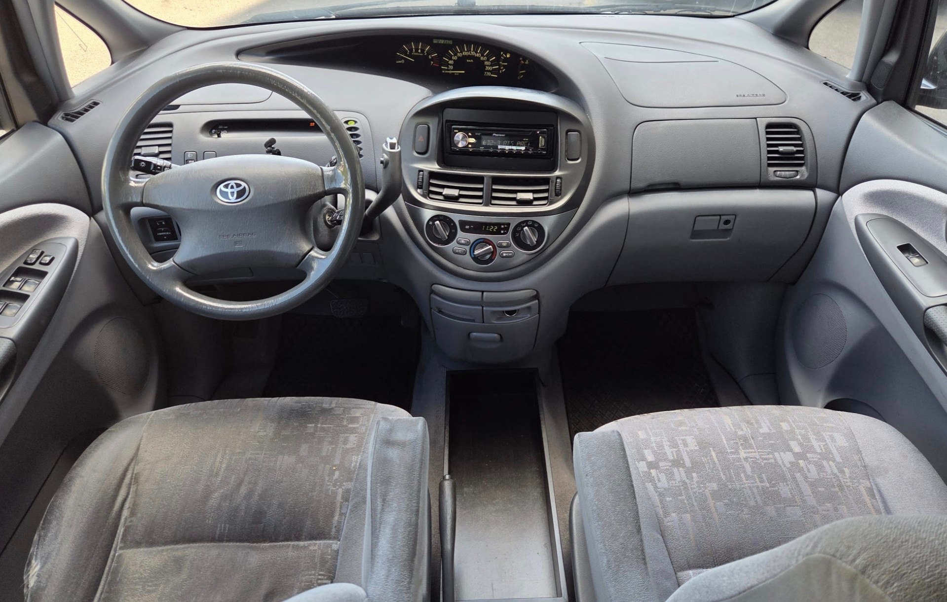 TOYOTA Previa 2.4 Linea Luna-image-7