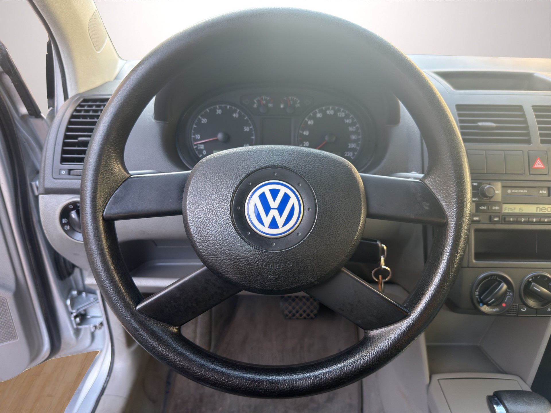VW Polo 1.4 16V Highline-image-9