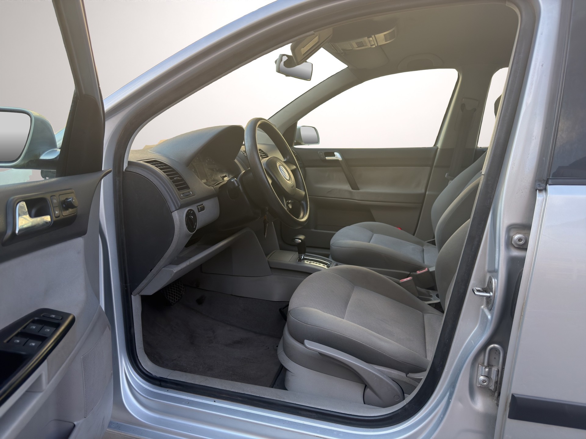 VW Polo 1.4 16V Highline-image-8