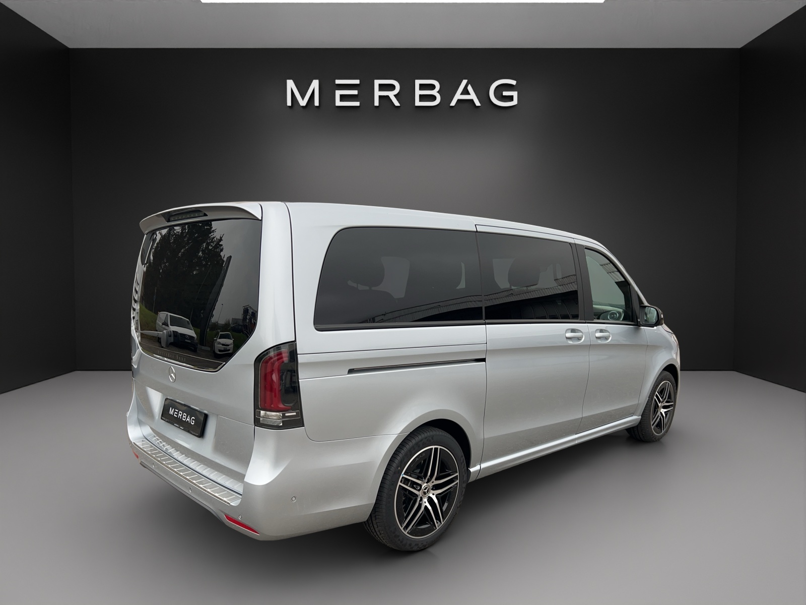 MERCEDES-BENZ V 300 d lang 4Matic Exclusive 9G-Tronic-image-4