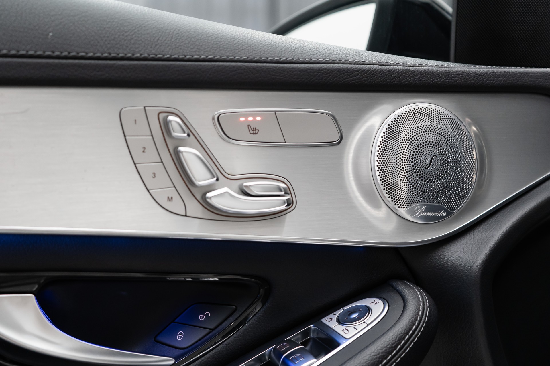 MERCEDES-BENZ GLC 220 d AMG Line 4Matic 9G-Tronic-image-28