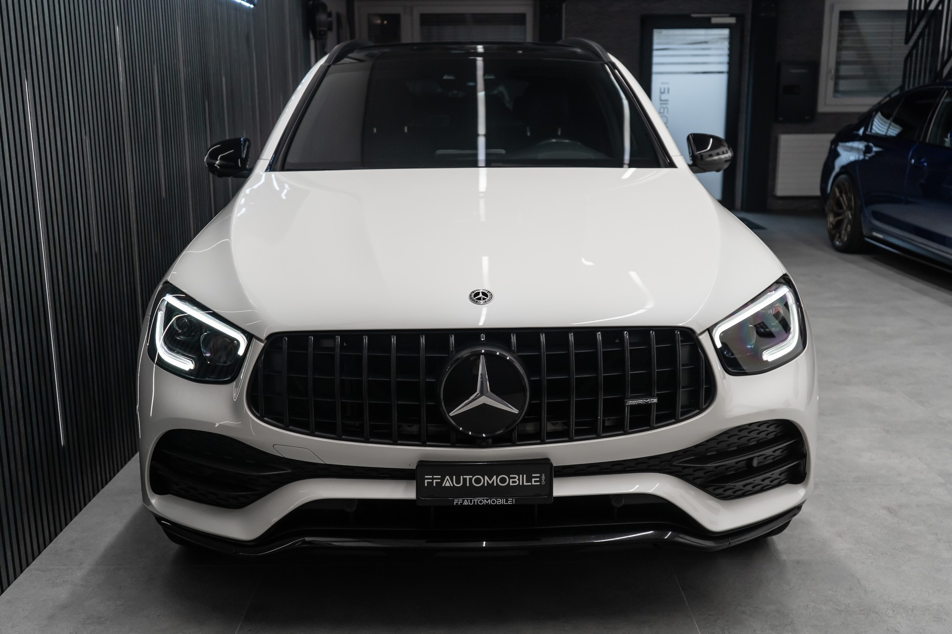 MERCEDES-BENZ GLC 220 d AMG Line 4Matic 9G-Tronic-image-5