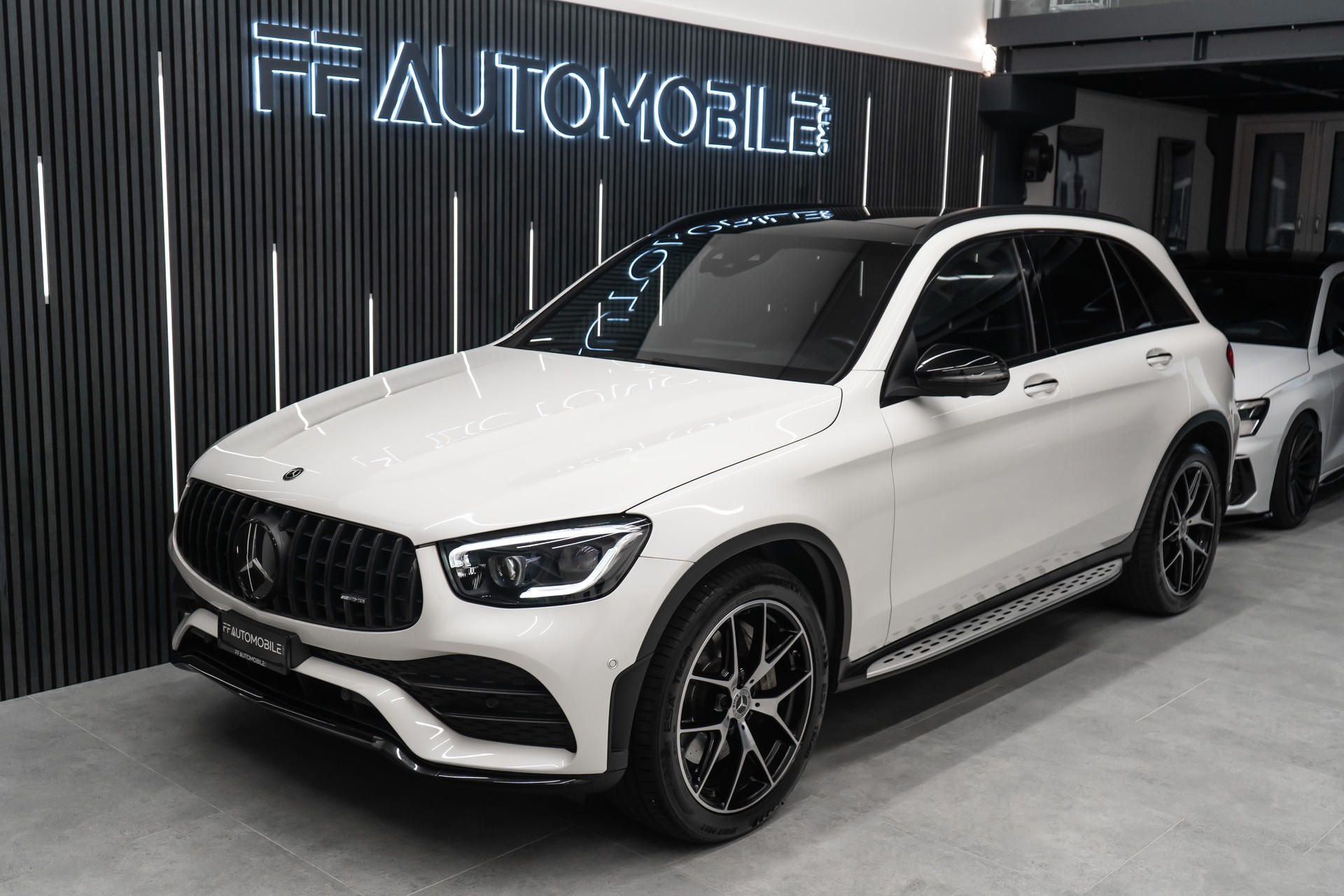 MERCEDES-BENZ GLC 220 d AMG Line 4Matic 9G-Tronic-image-3