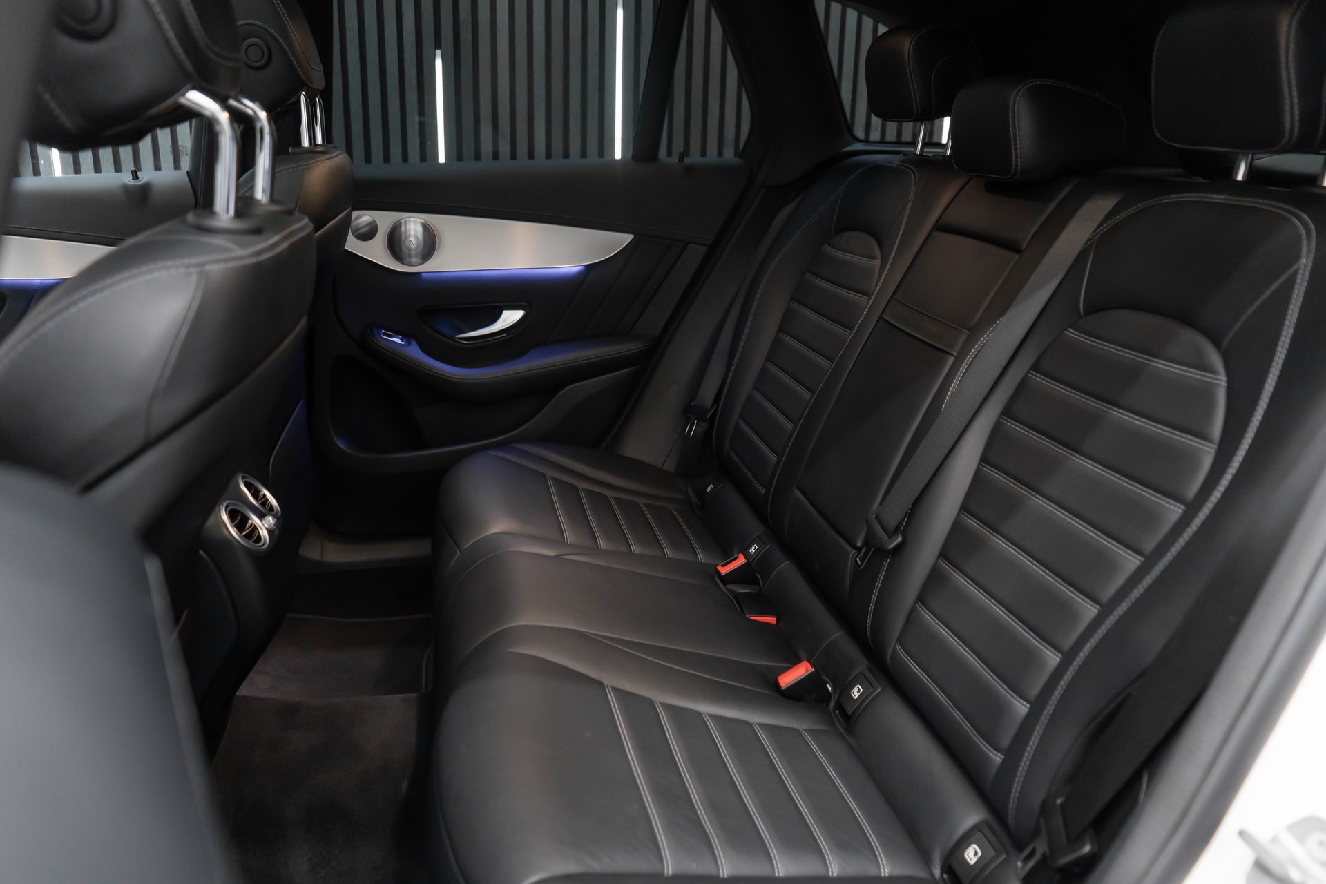 MERCEDES-BENZ GLC 220 d AMG Line 4Matic 9G-Tronic-image-31