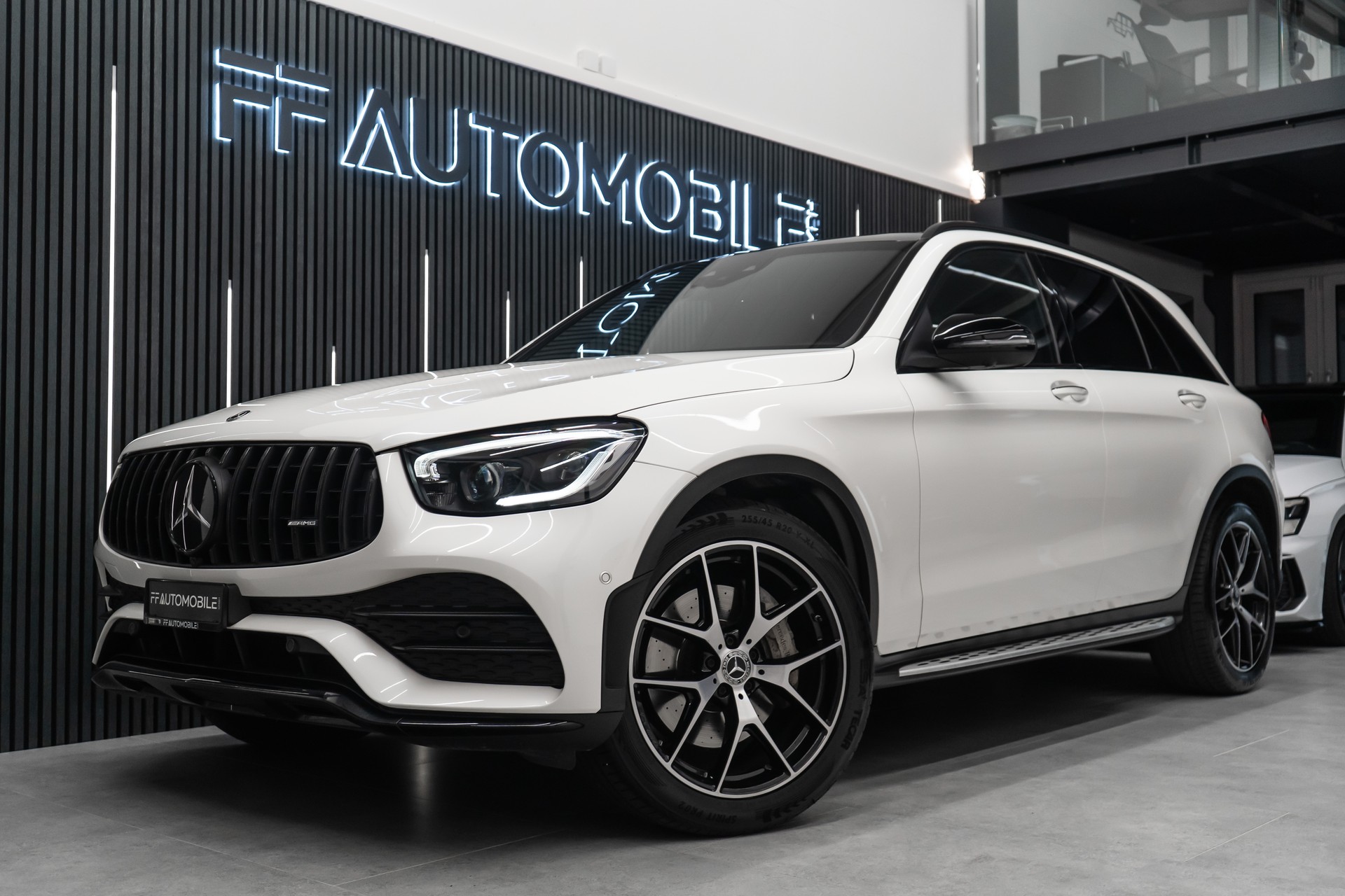 MERCEDES-BENZ GLC 220 d AMG Line 4Matic 9G-Tronic-image-0