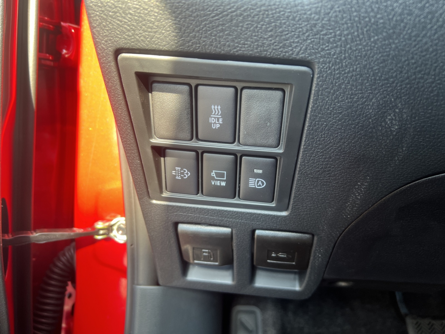 TOYOTA Hilux Double Cab.-Pick-up 2.8 D-4D 204 Invincible MHEV-image-12