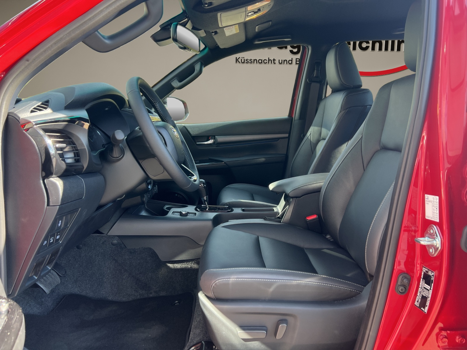 TOYOTA Hilux Double Cab.-Pick-up 2.8 D-4D 204 Invincible MHEV-image-7