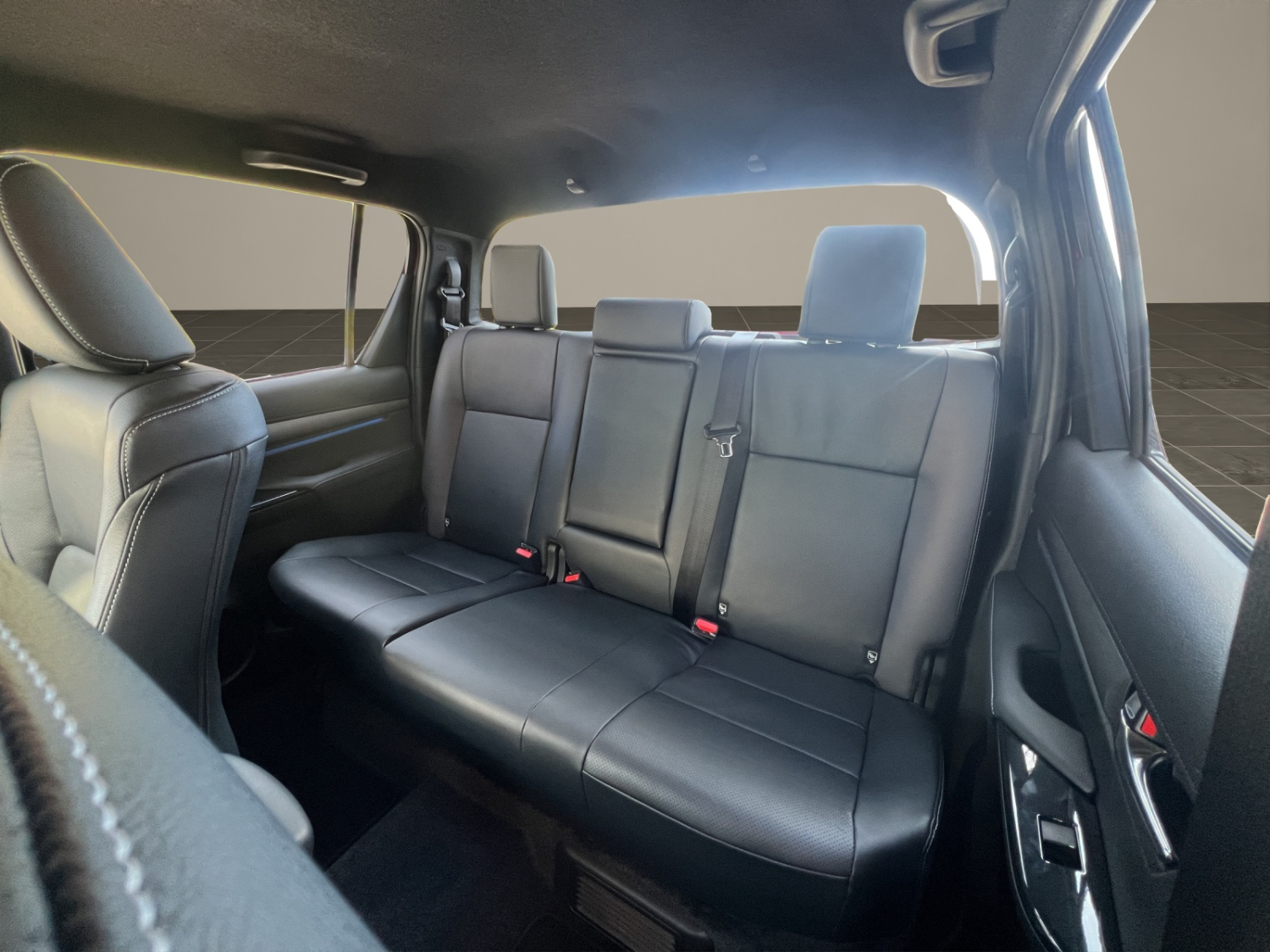 TOYOTA Hilux Double Cab.-Pick-up 2.8 D-4D 204 Invincible MHEV-image-15