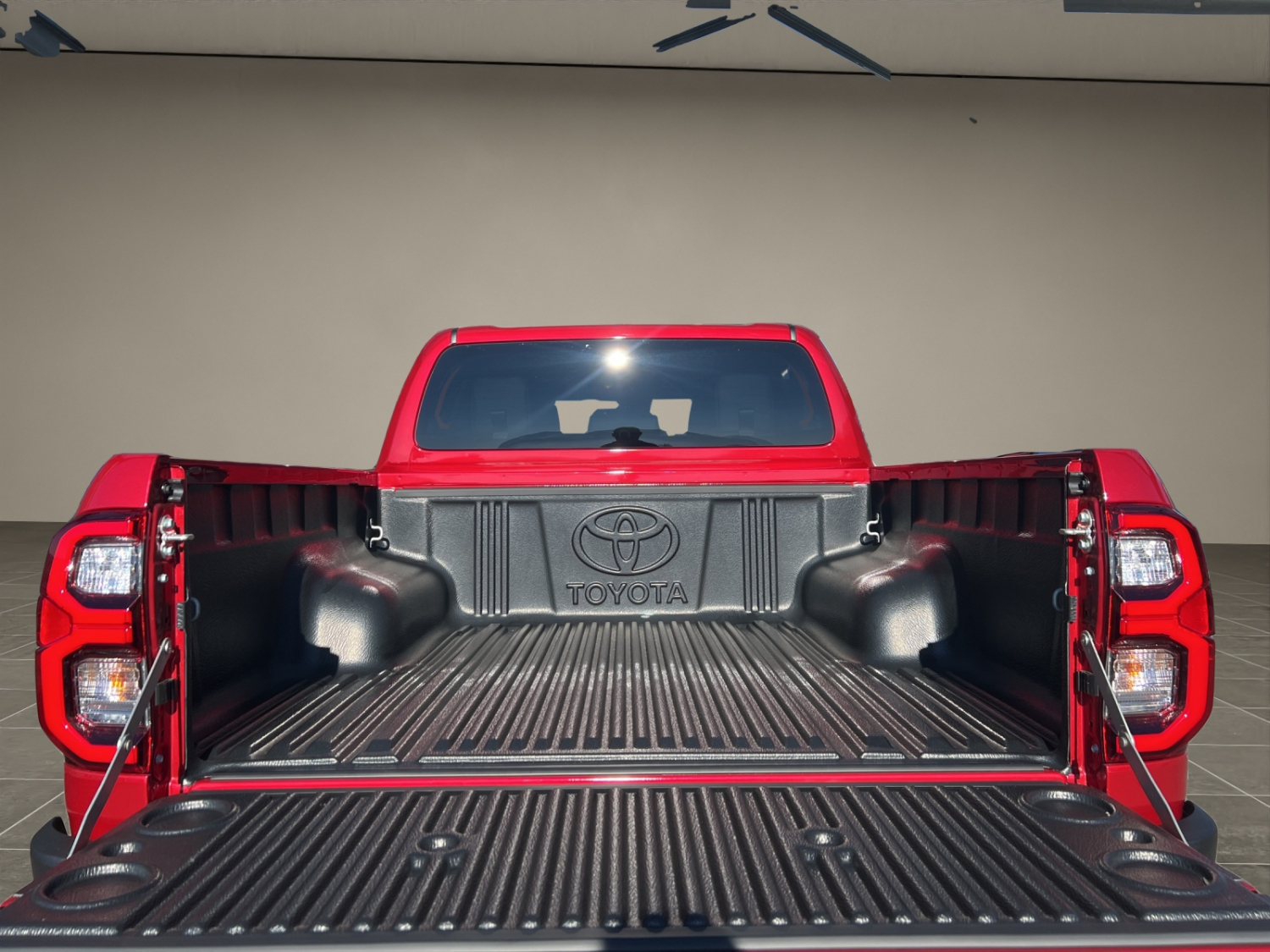 TOYOTA Hilux Double Cab.-Pick-up 2.8 D-4D 204 Invincible MHEV-image-16