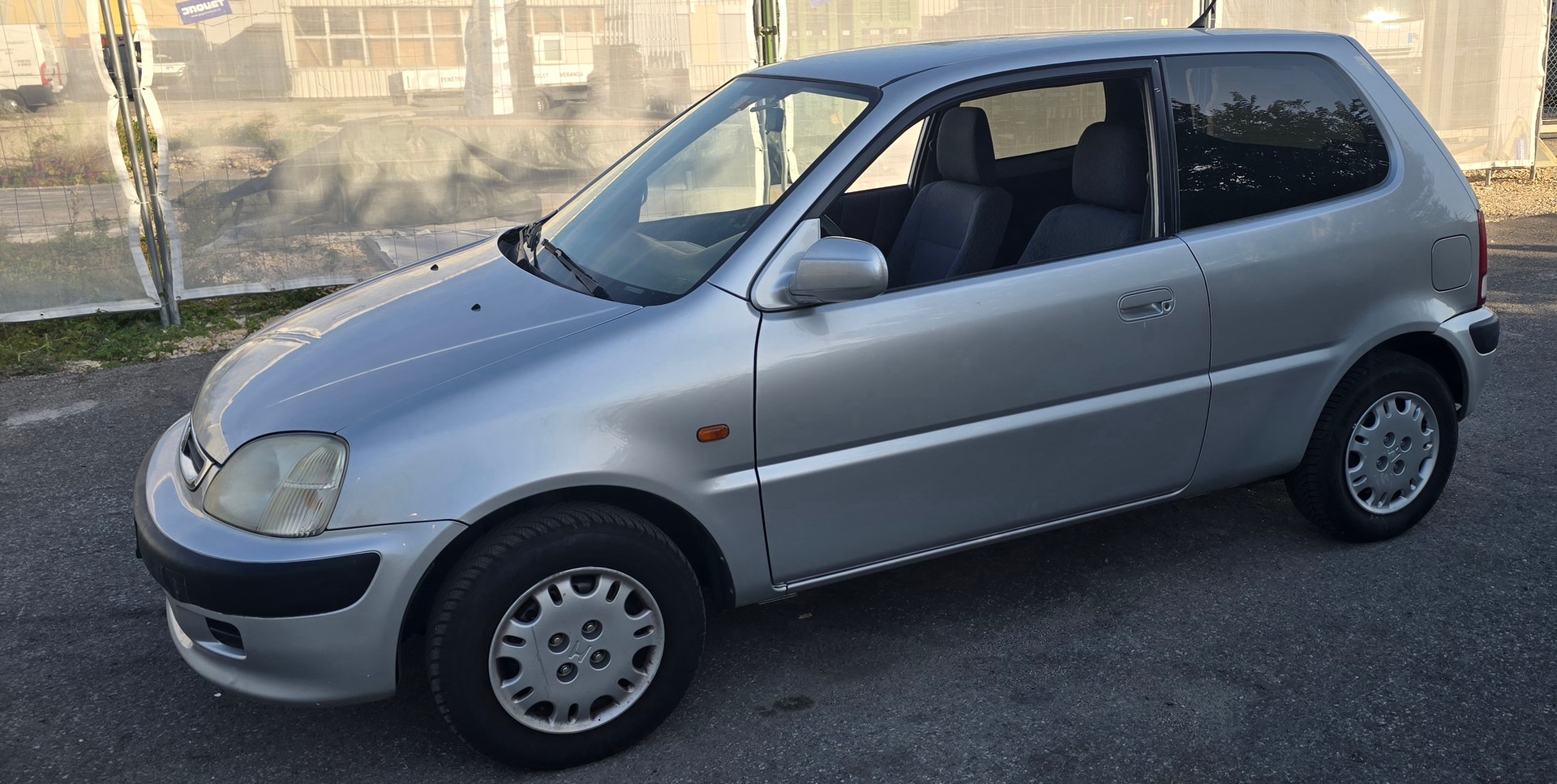 HONDA Logo 1.3i LS-image-0