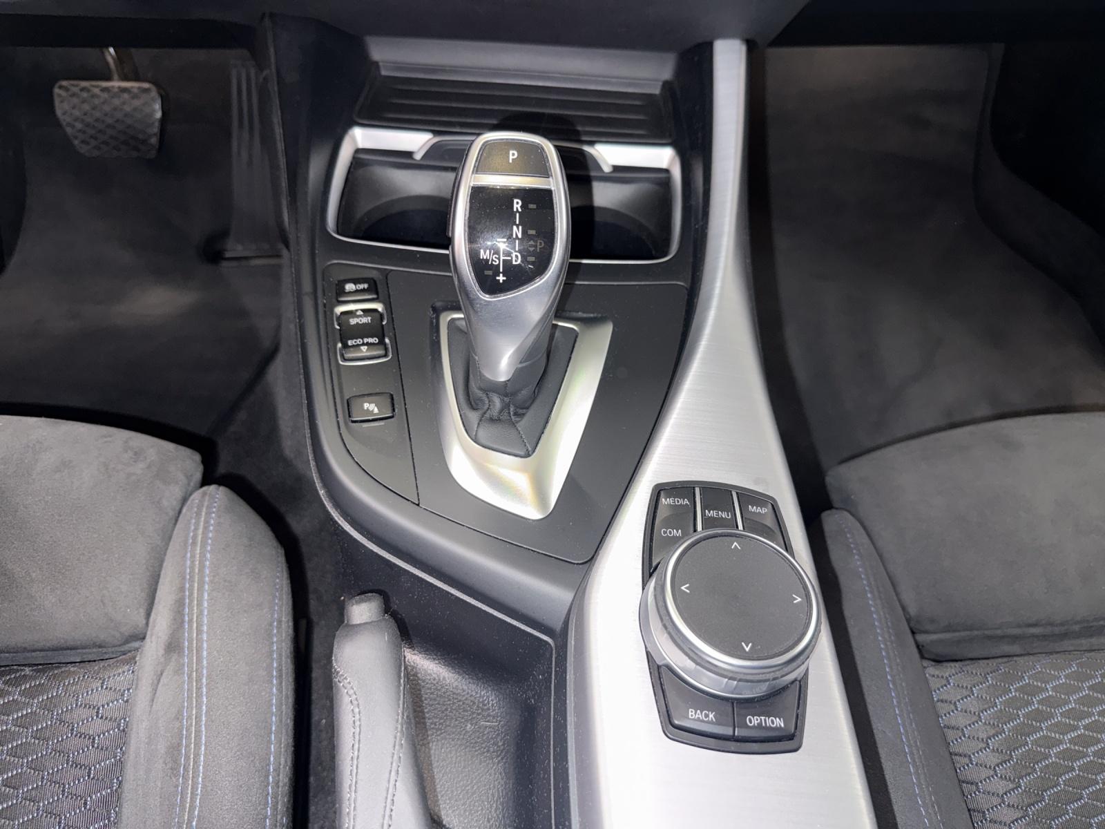 BMW M140i xDrive-image-16